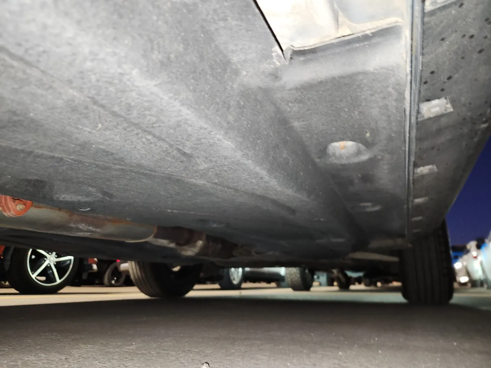 Undercarriage - Passenger Photo