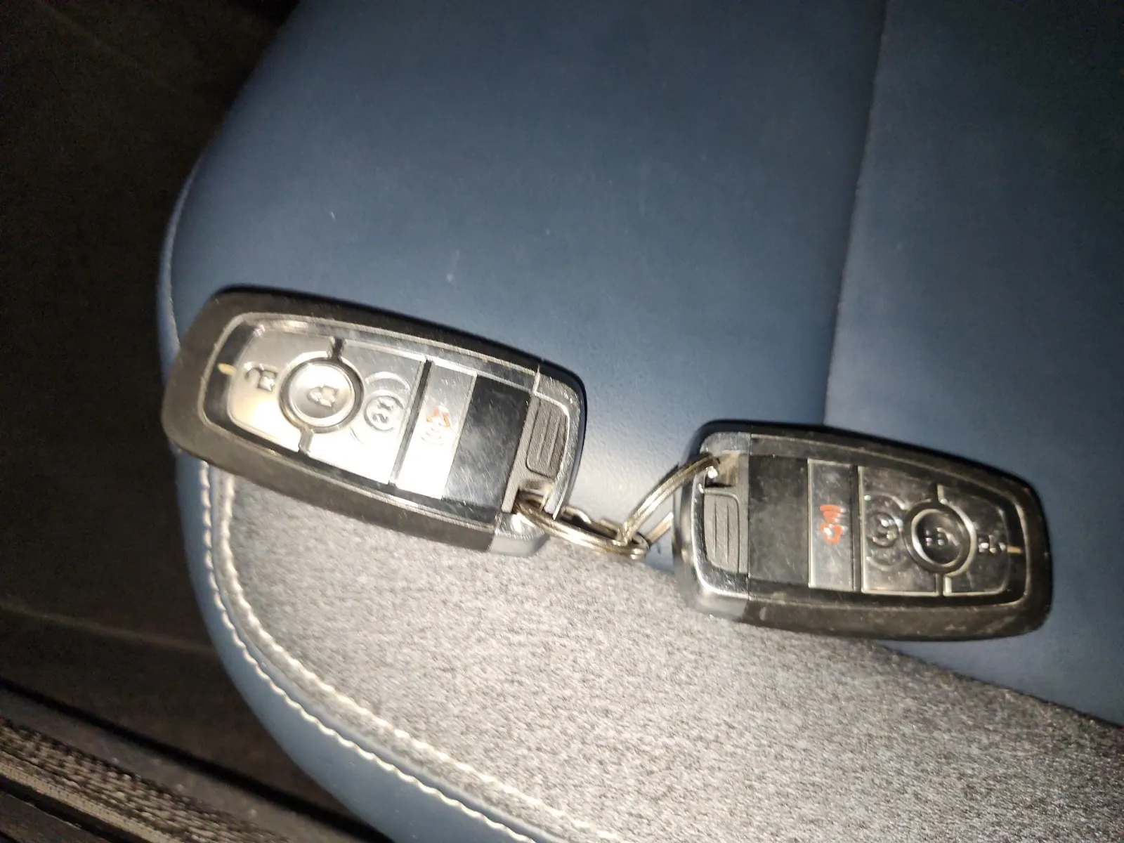 Keys/Fobs/Manual Photo