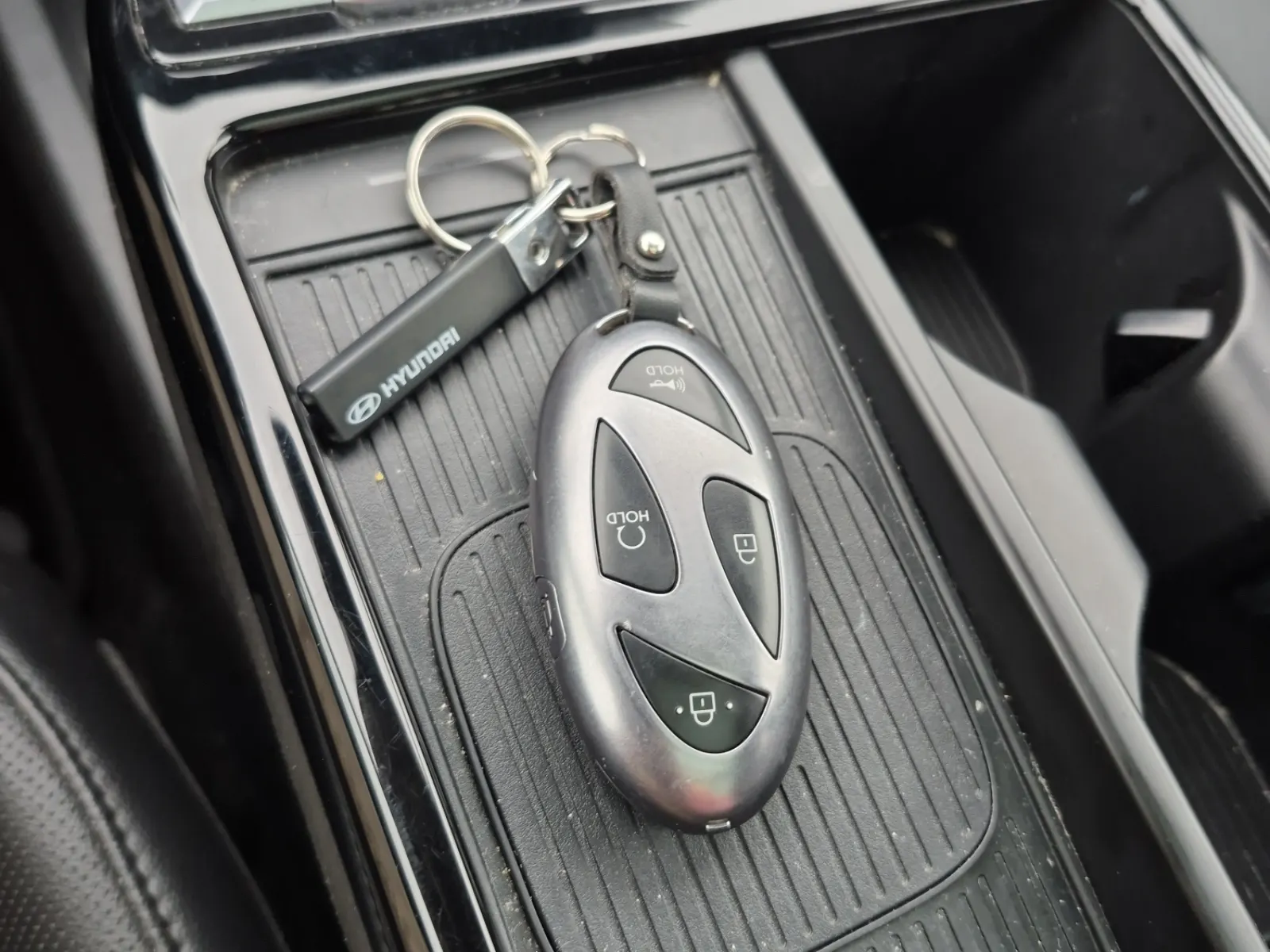 Keys/Fobs/Manual Photo
