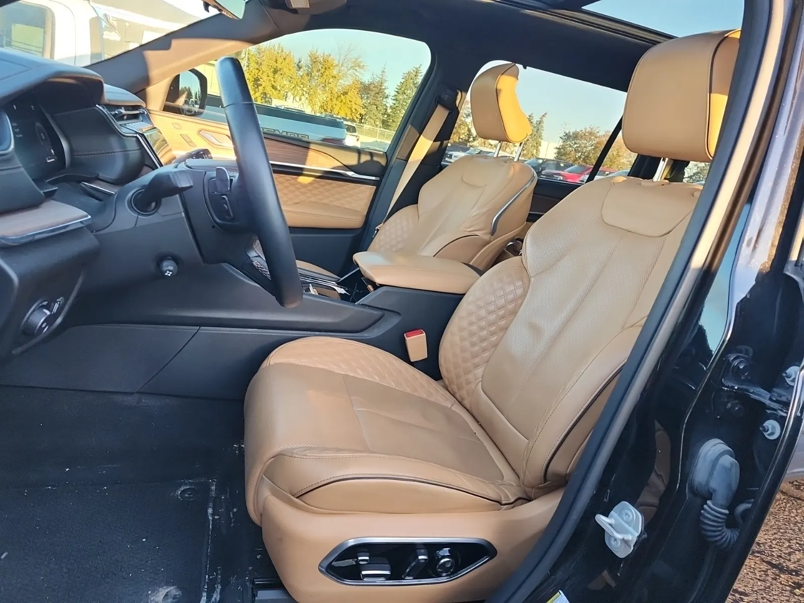Front Interior Photo