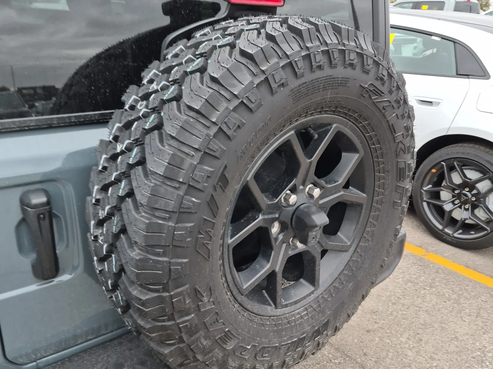 Spare Tire & Wheel Photo
