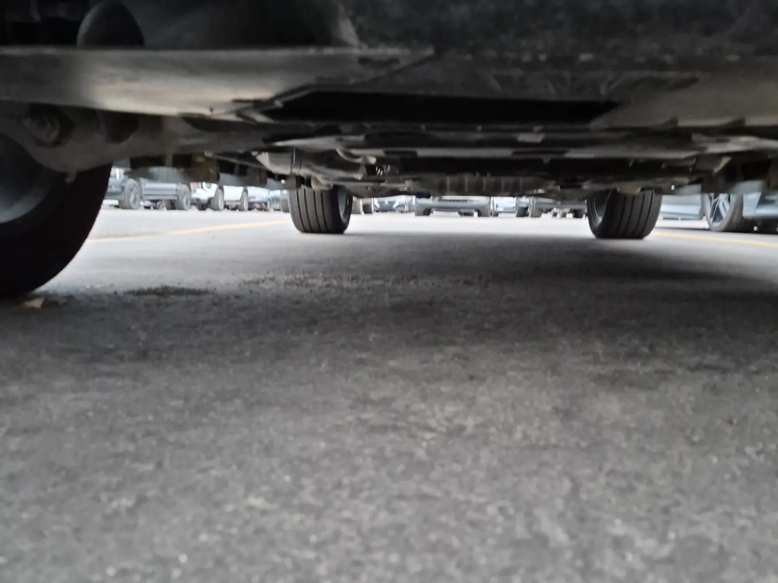 Undercarriage - Front Photo