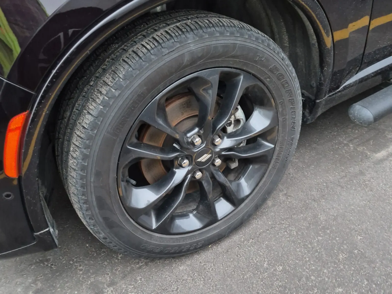 Front driver wheel/tire photo