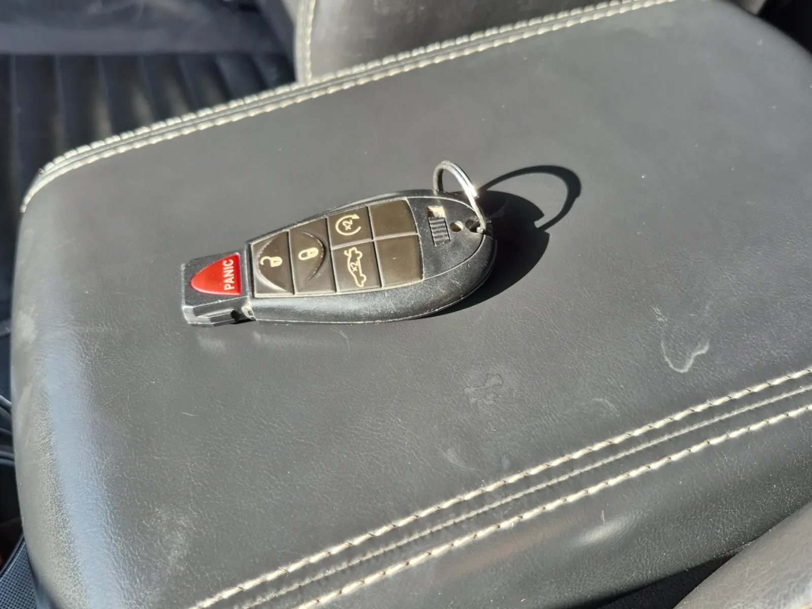 Keys/Fobs/Manual Photo
