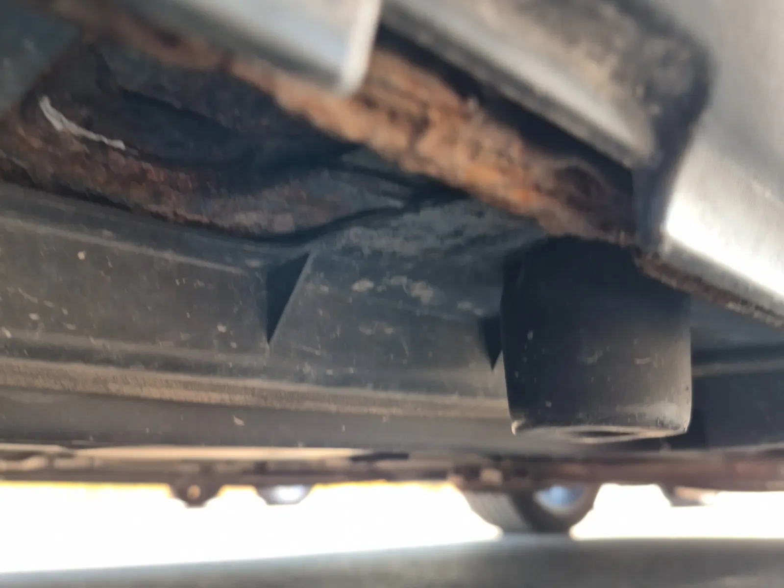 Undercarriage - Passenger Photo
