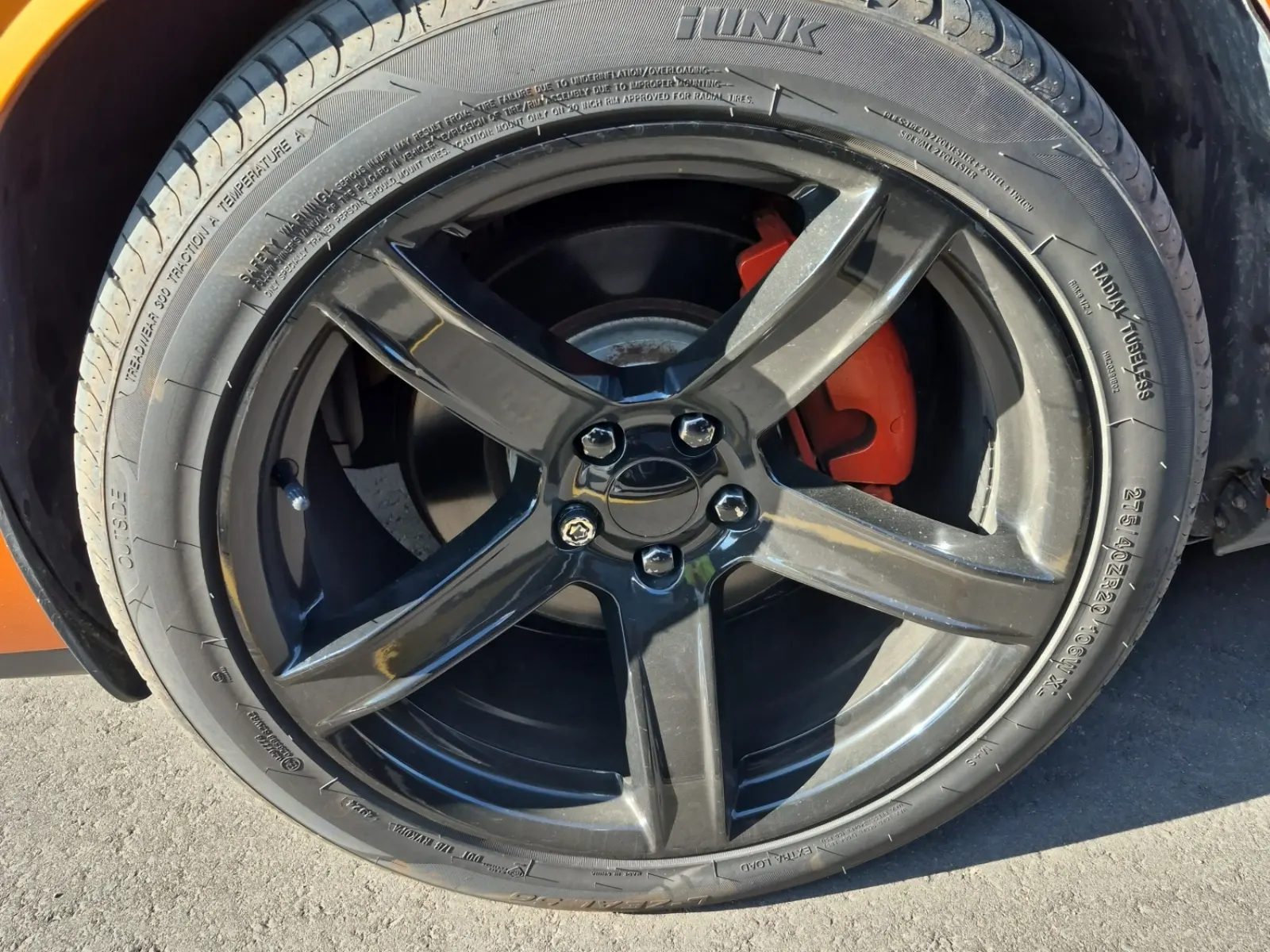 Front driver wheel/tire photo