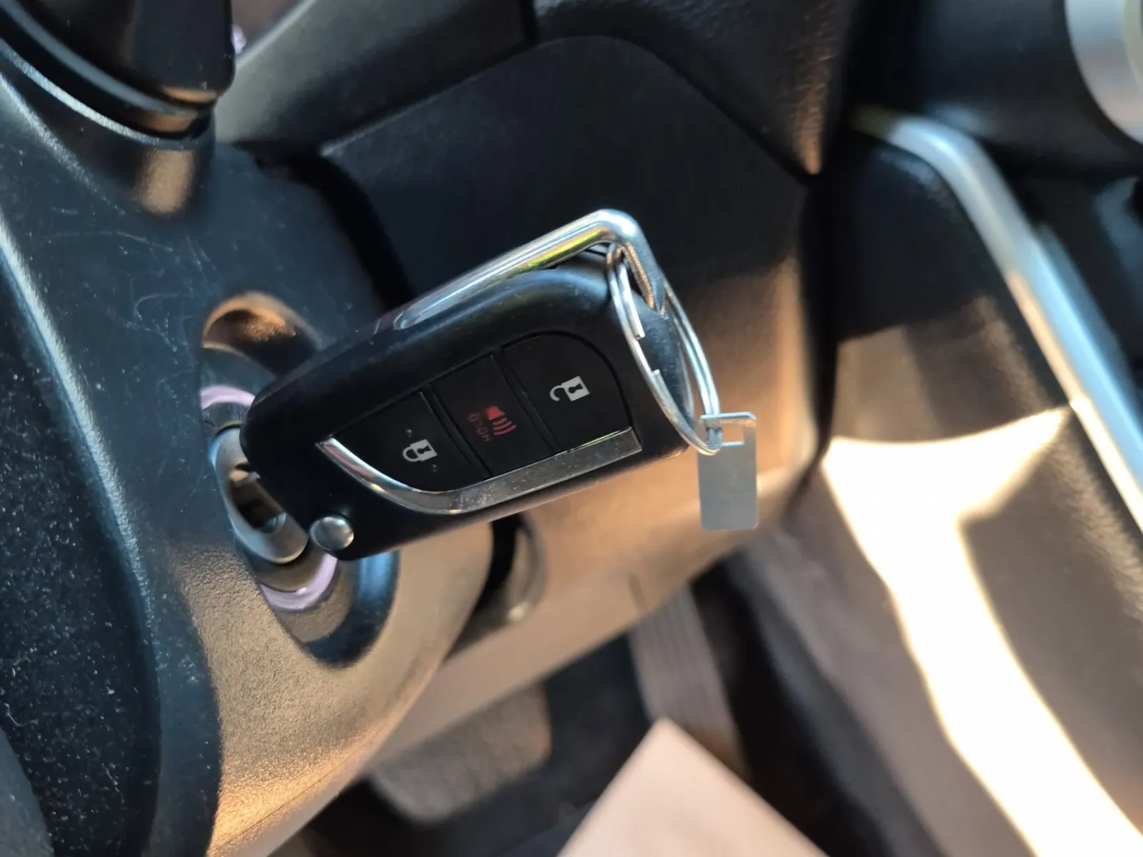 Keys/Fobs/Manual Photo
