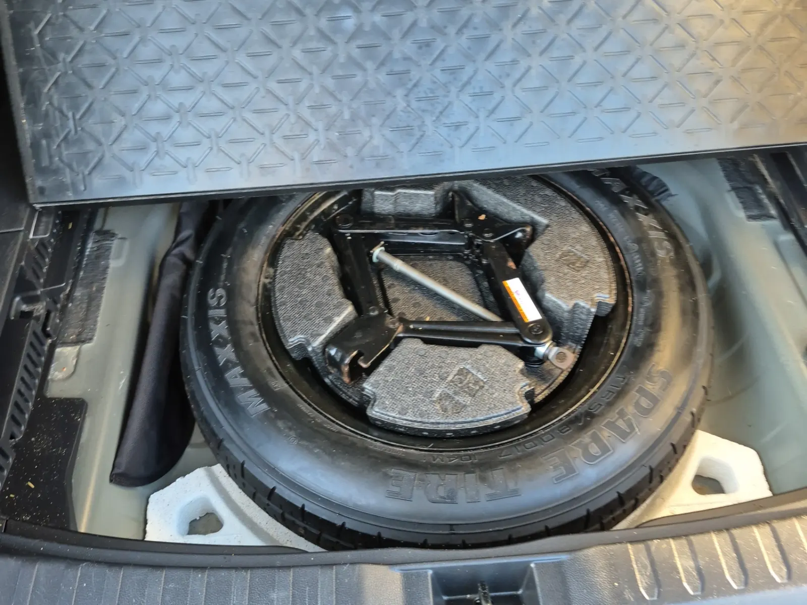 Spare Tire & Wheel Photo