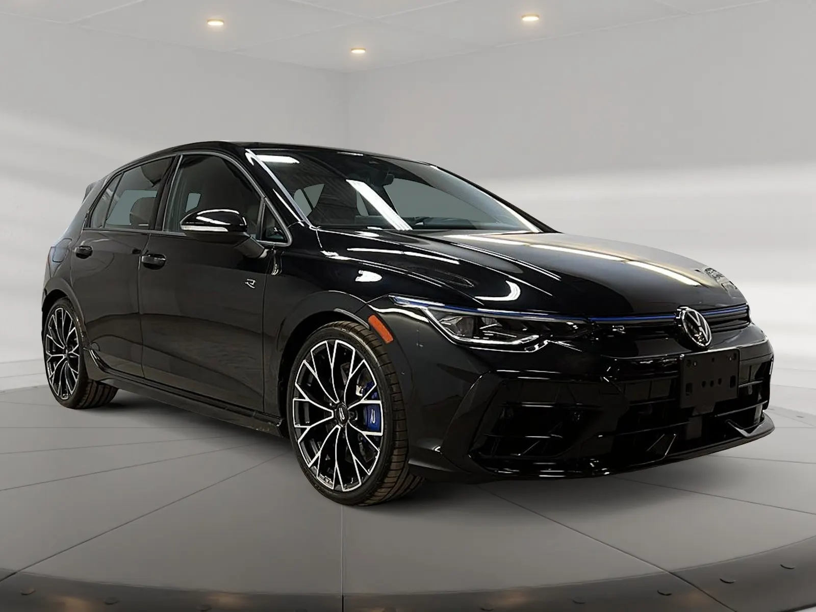3/4 Front (Main image)