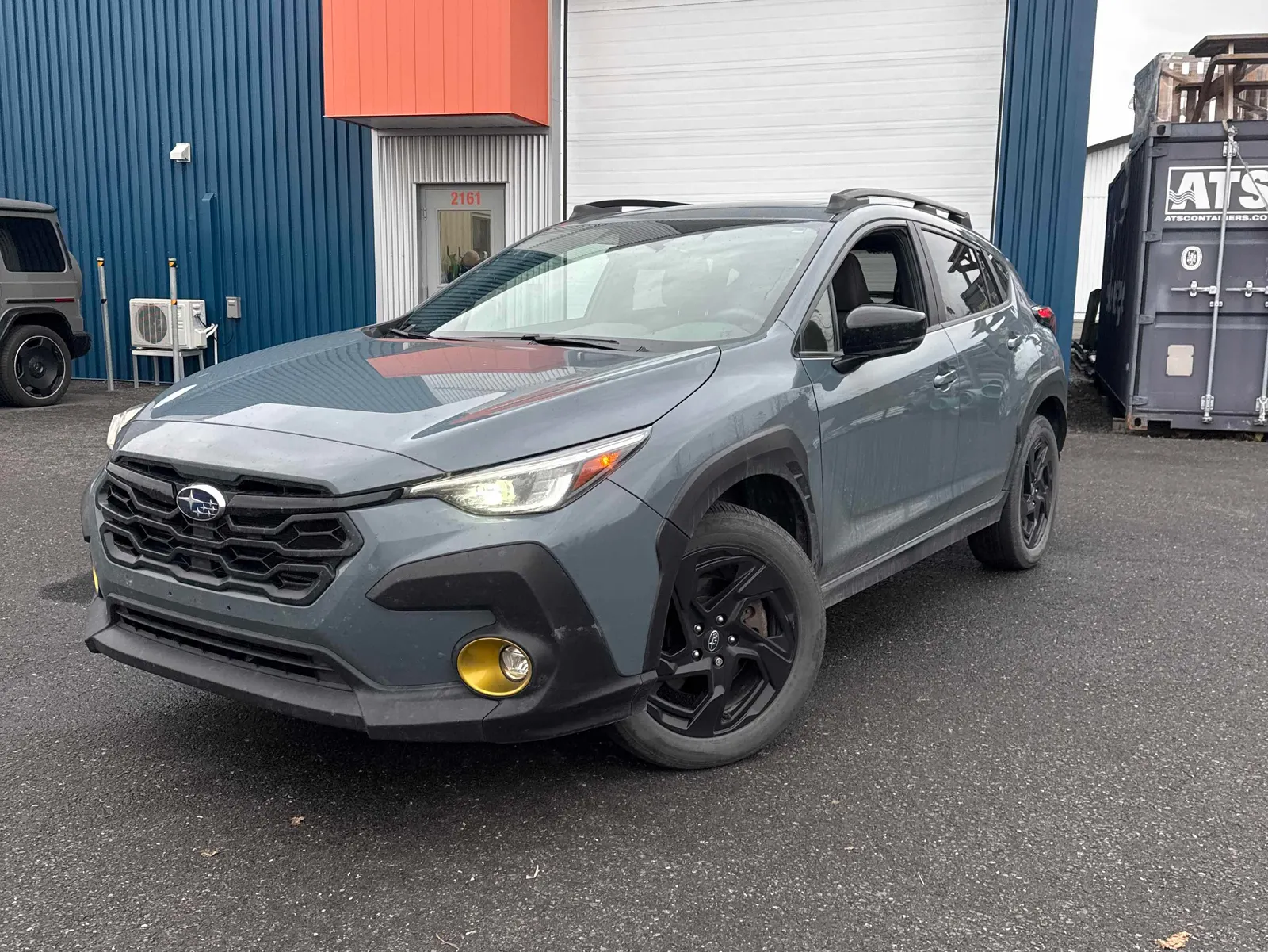 3/4 Front (Main image)