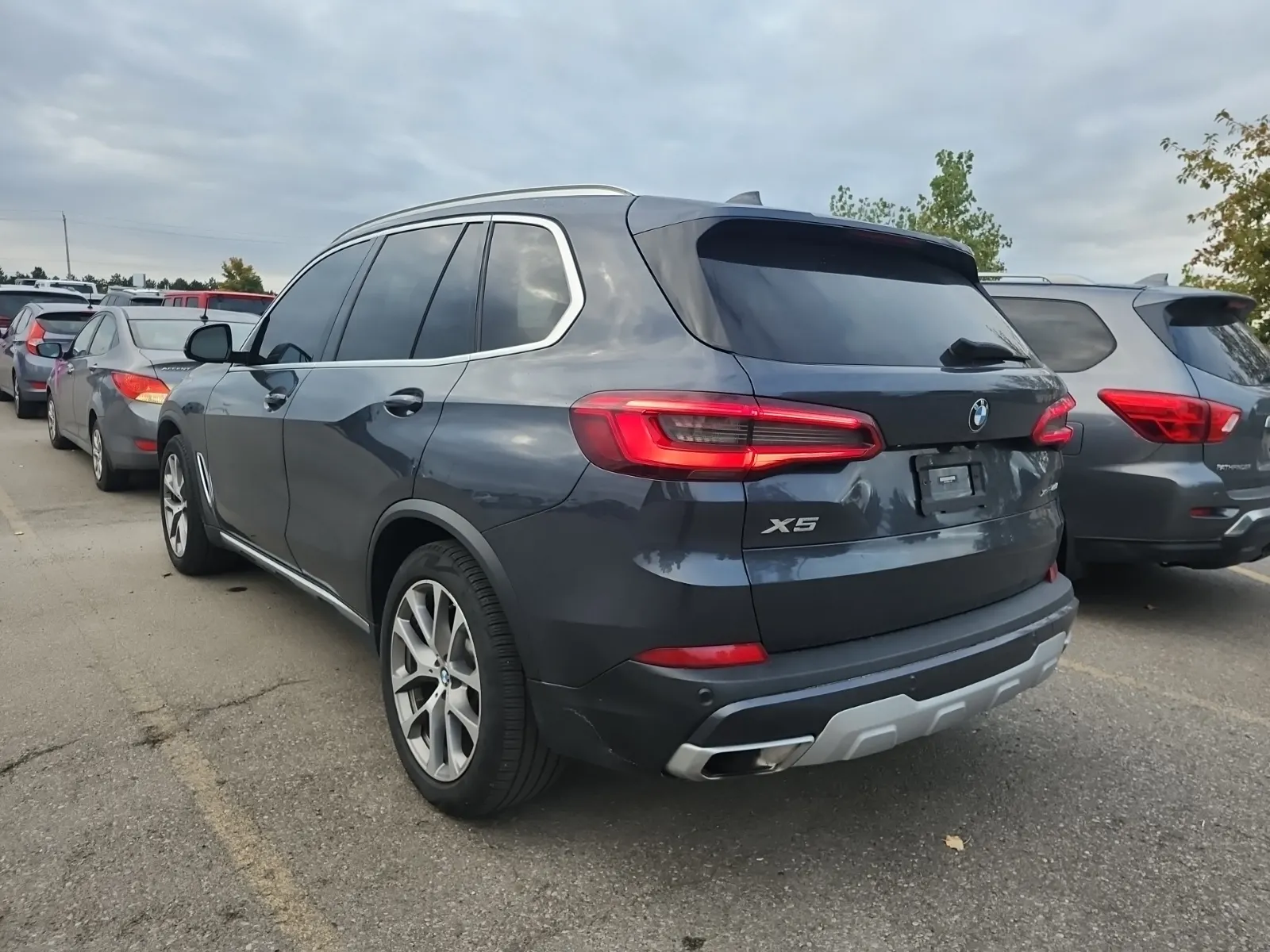 Driver Rear 3/4 Photo