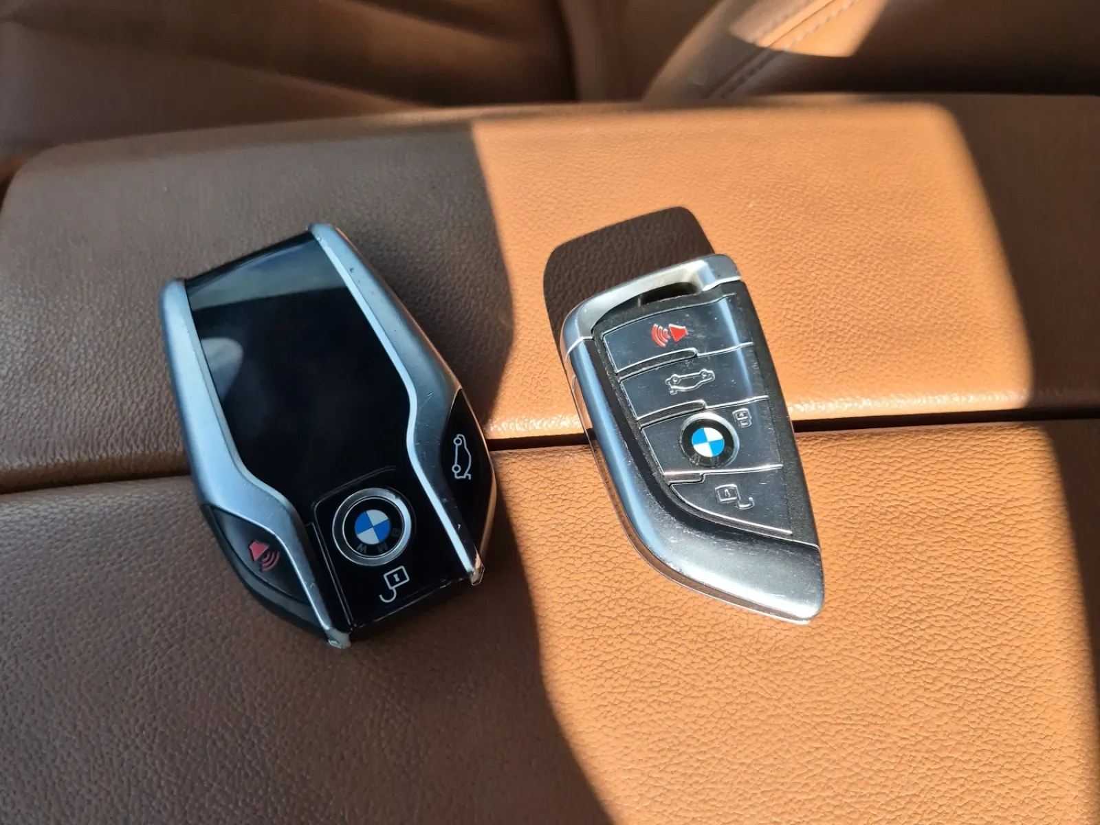 Keys/Fobs/Manual Photo