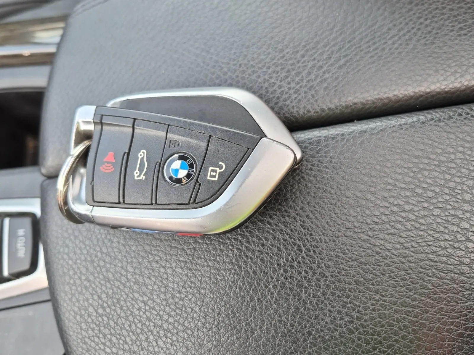 Keys/Fobs/Manual Photo