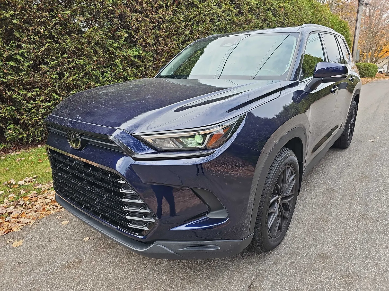 3/4 Front (Main image)
