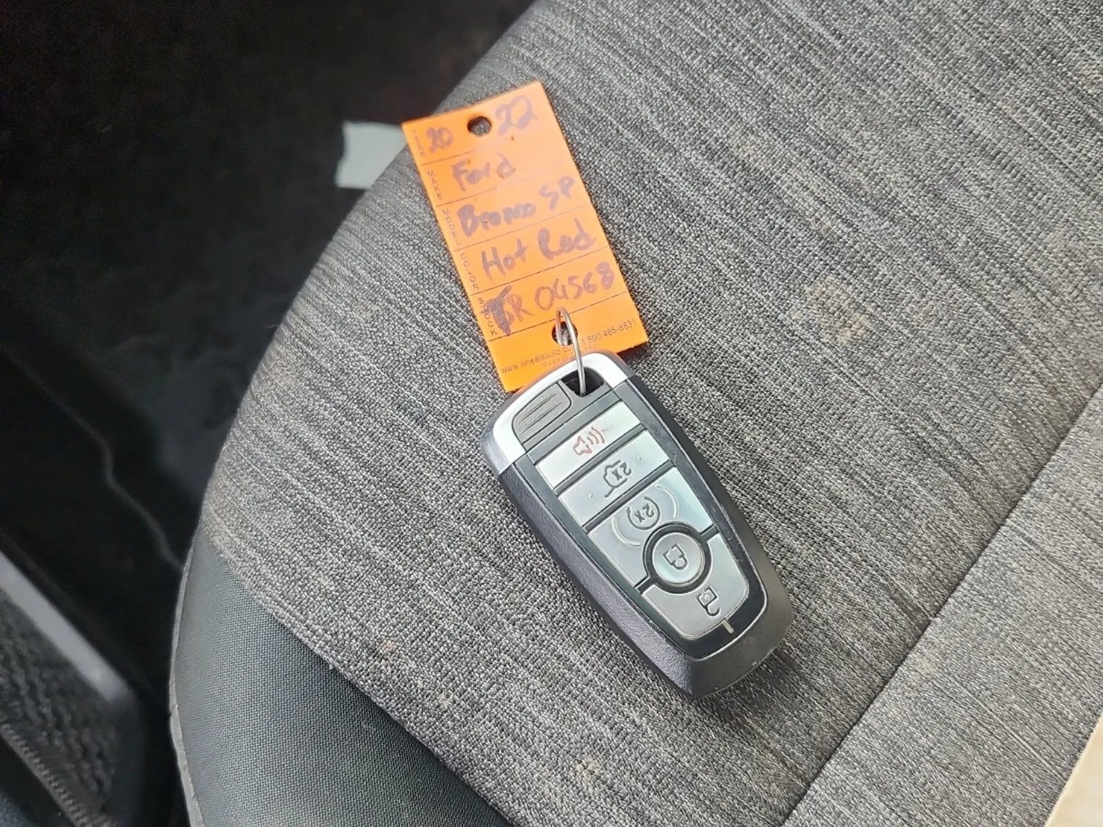 Keys/Fobs/Manual Photo
