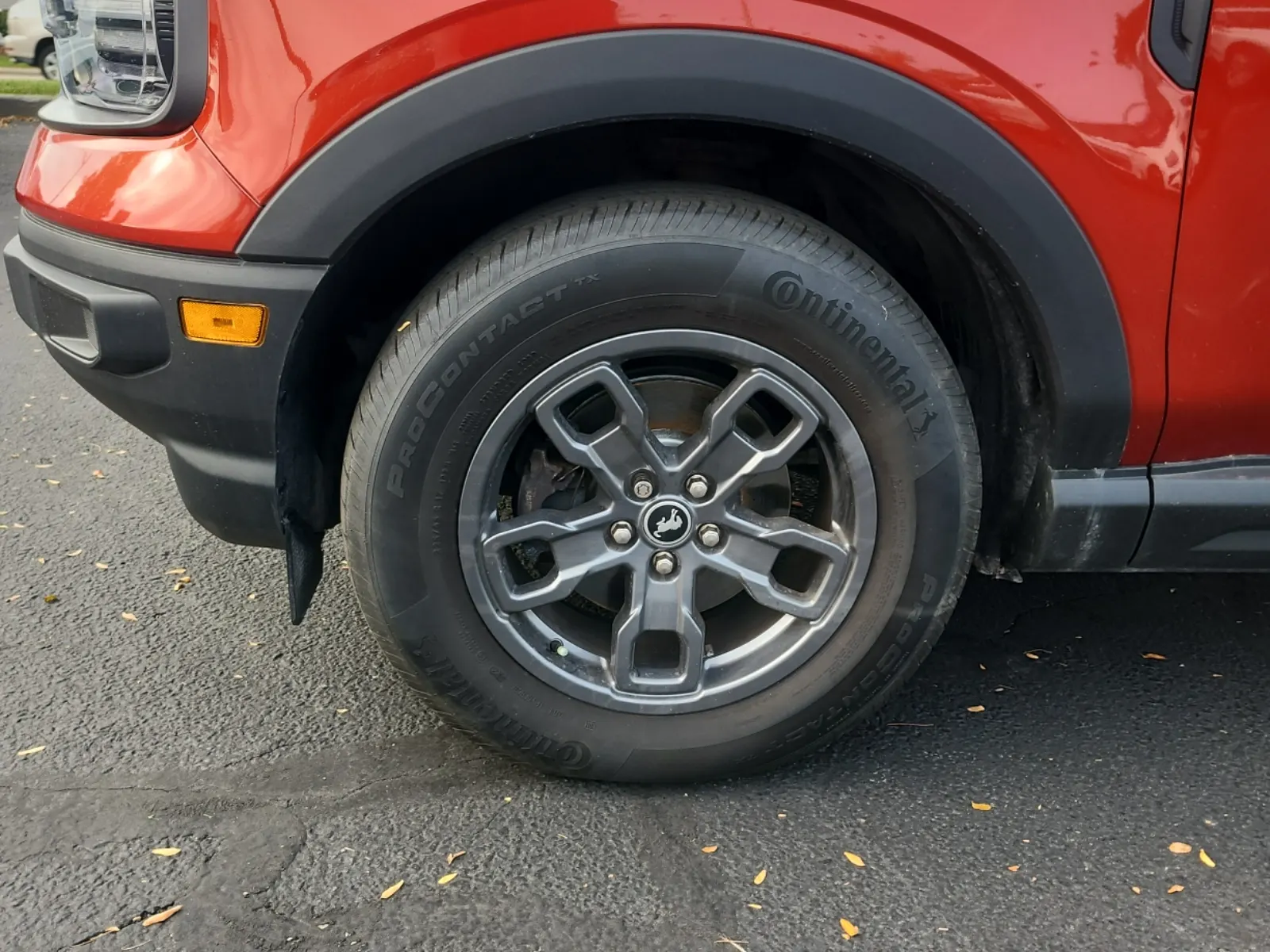 Front driver wheel/tire photo