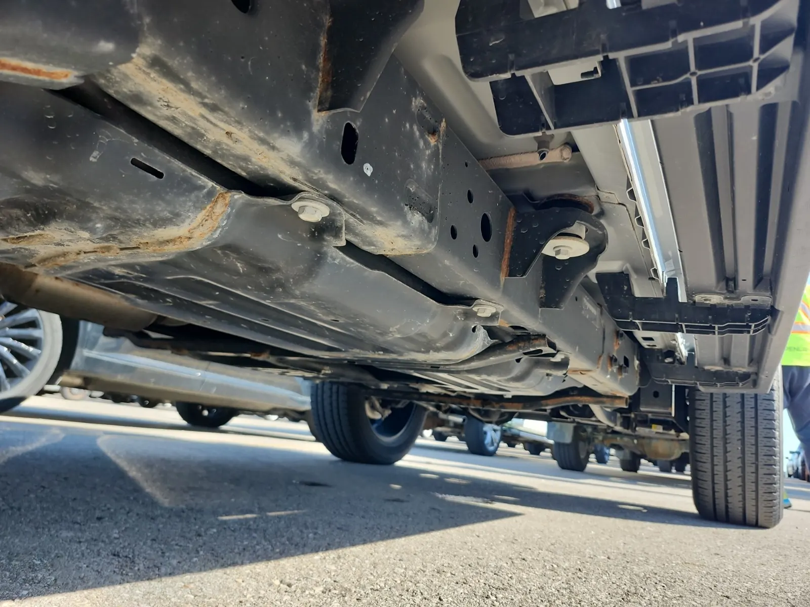 Undercarriage - Passenger Photo