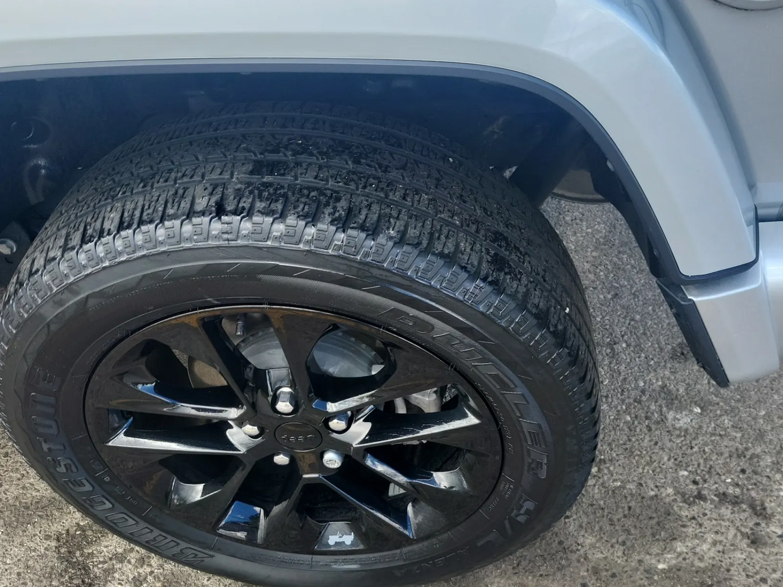 Left Rear Wheel/Tire Photo