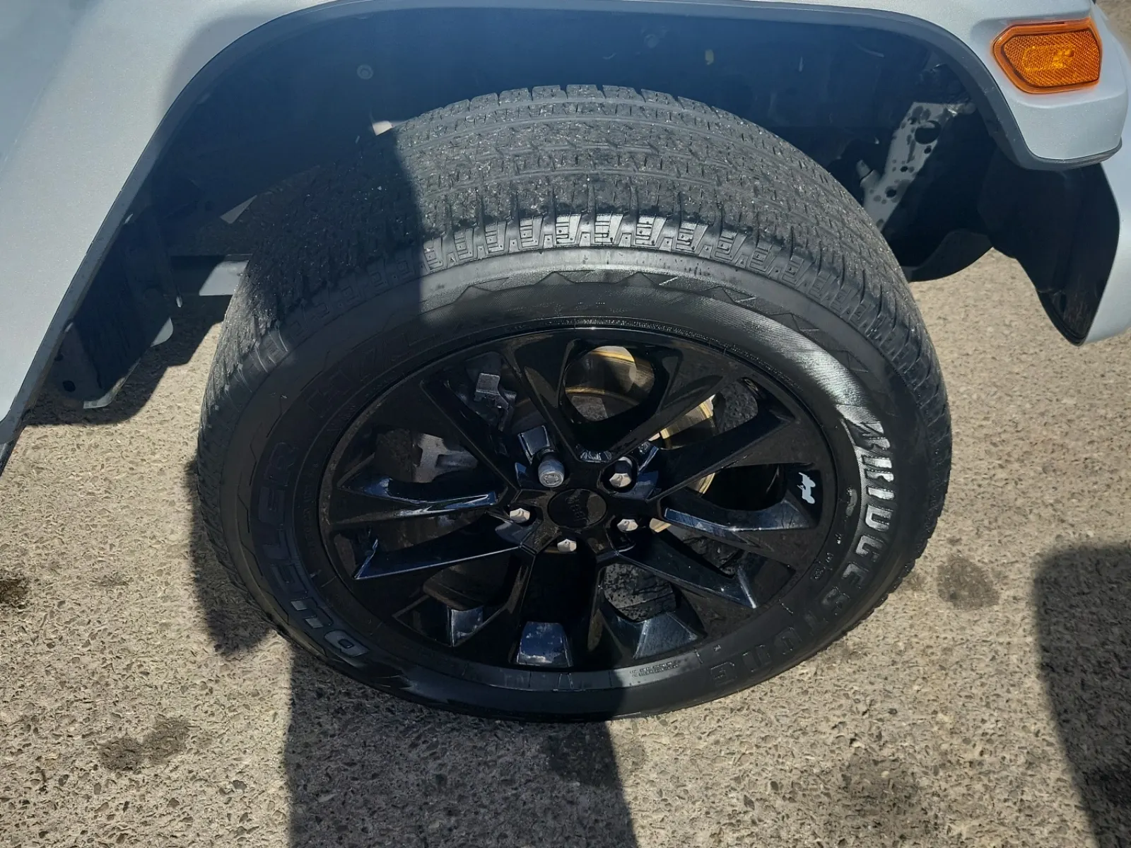 Right Front Wheel/Tire Photo