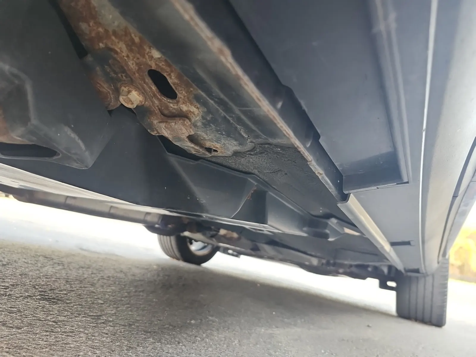 Undercarriage - Passenger Photo