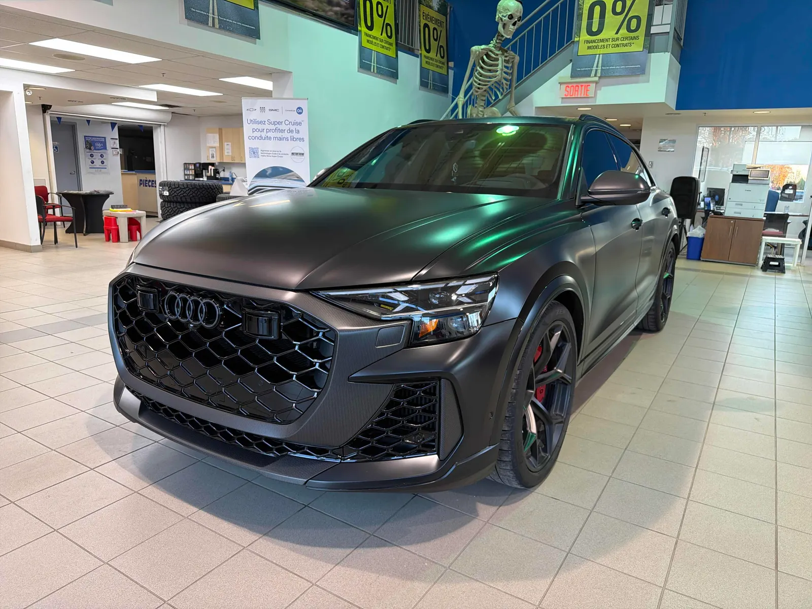 3/4 Front (Main image)