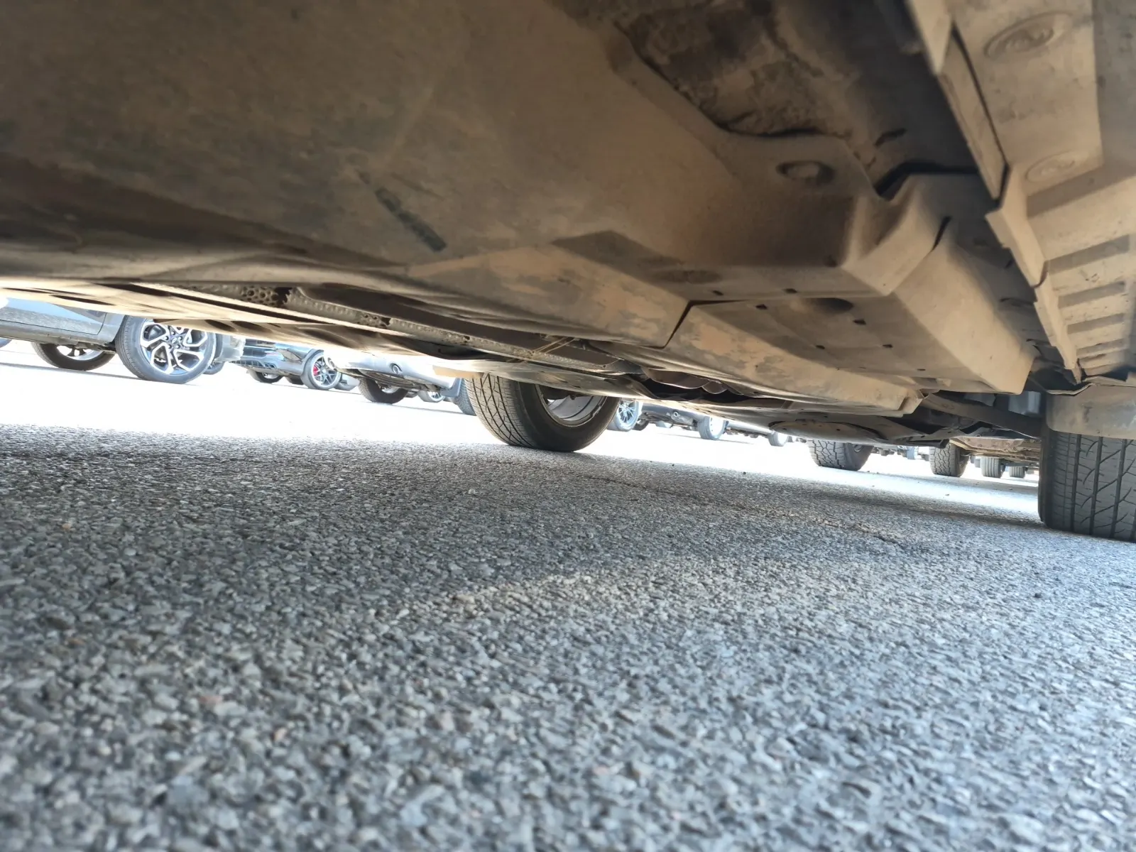 Undercarriage - Passenger Photo