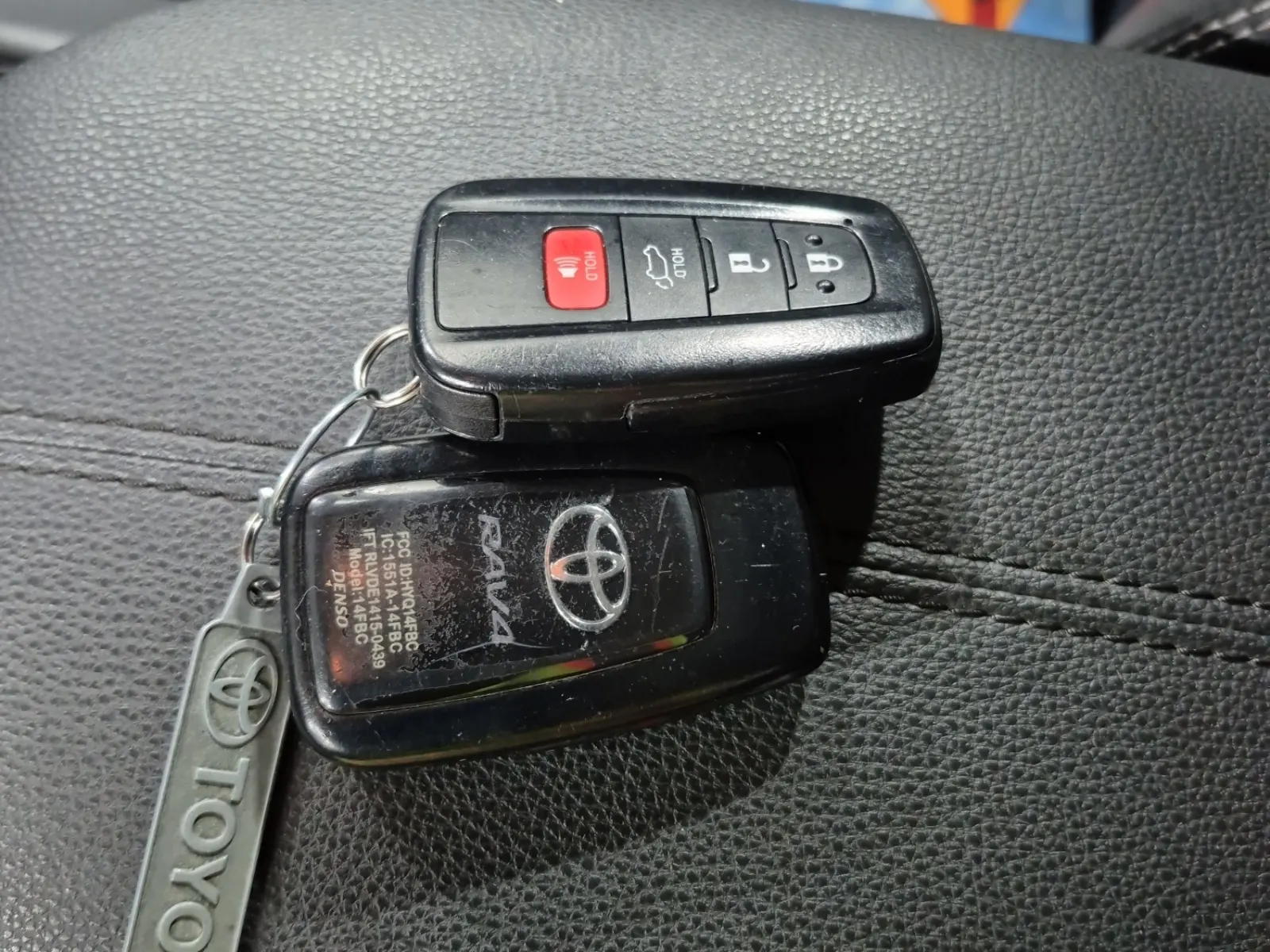 Keys/Fobs/Manual Photo