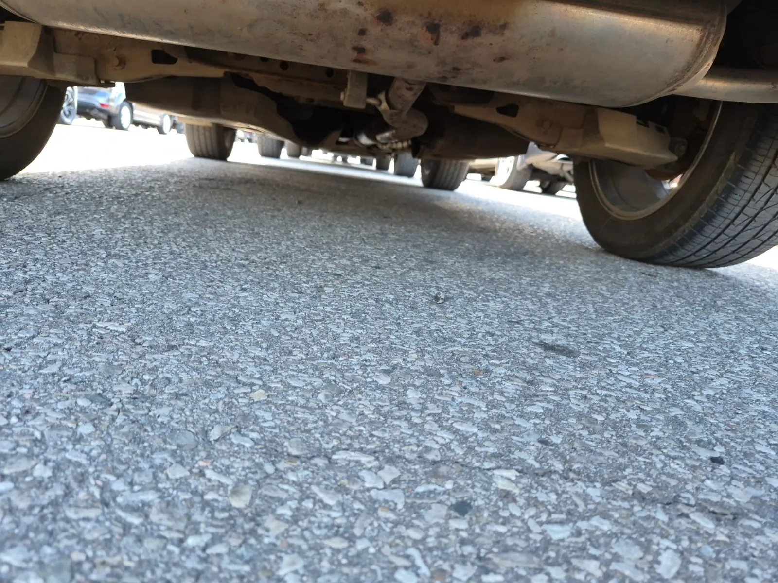 Undercarriage - Rear Photo