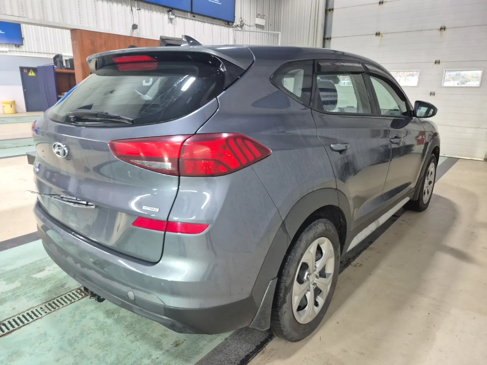 Passenger Rear 3/4 Photo