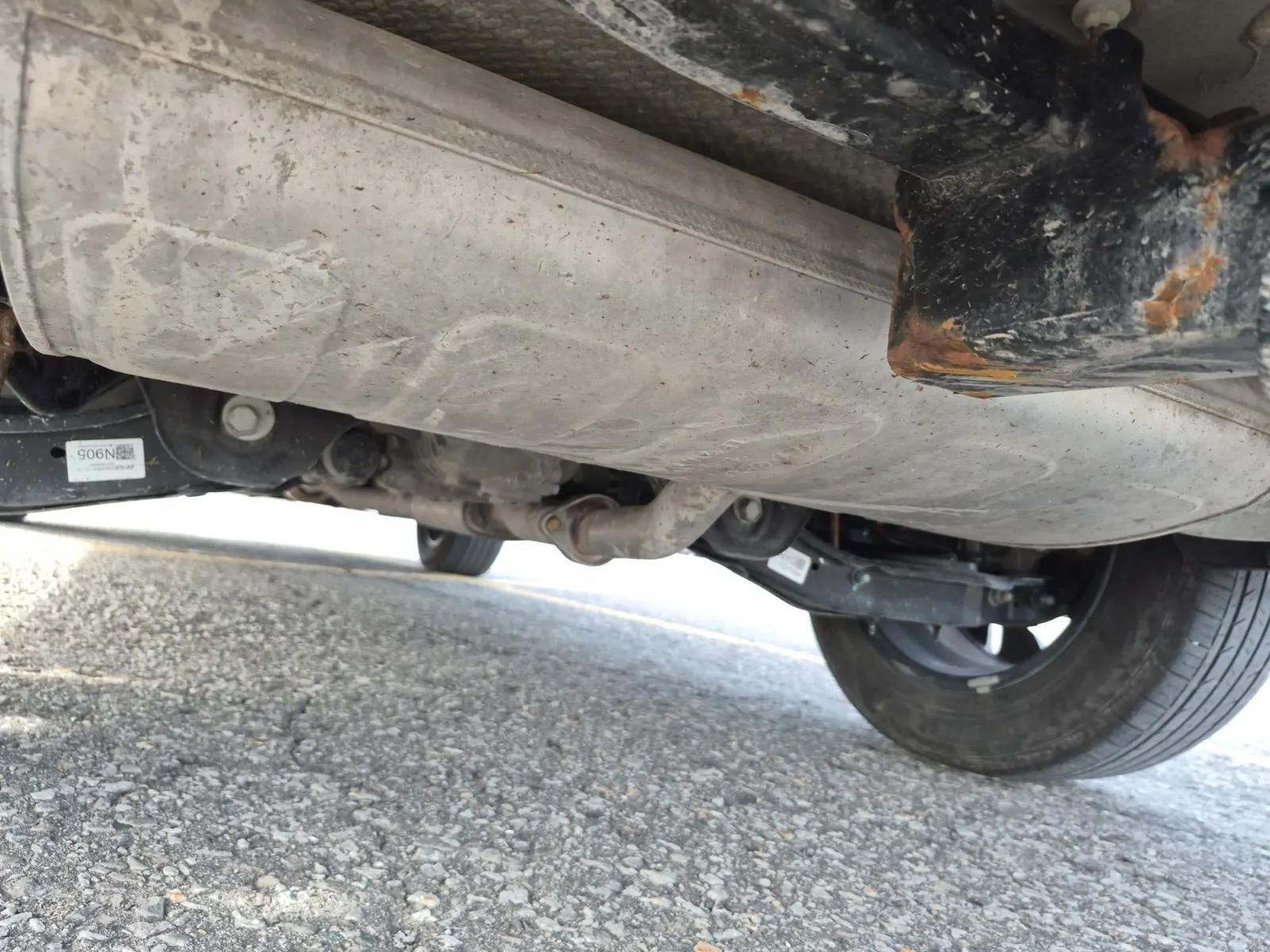 Undercarriage - Rear Photo
