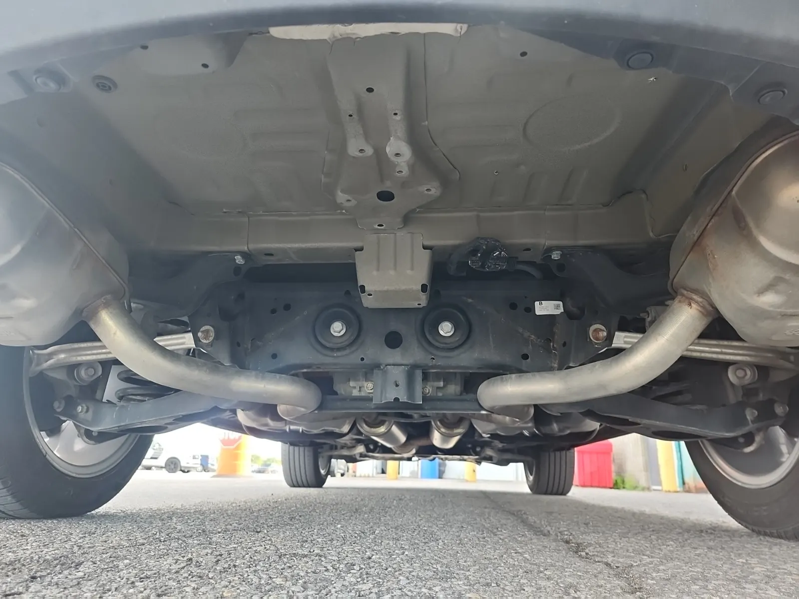 Undercarriage - Rear Photo