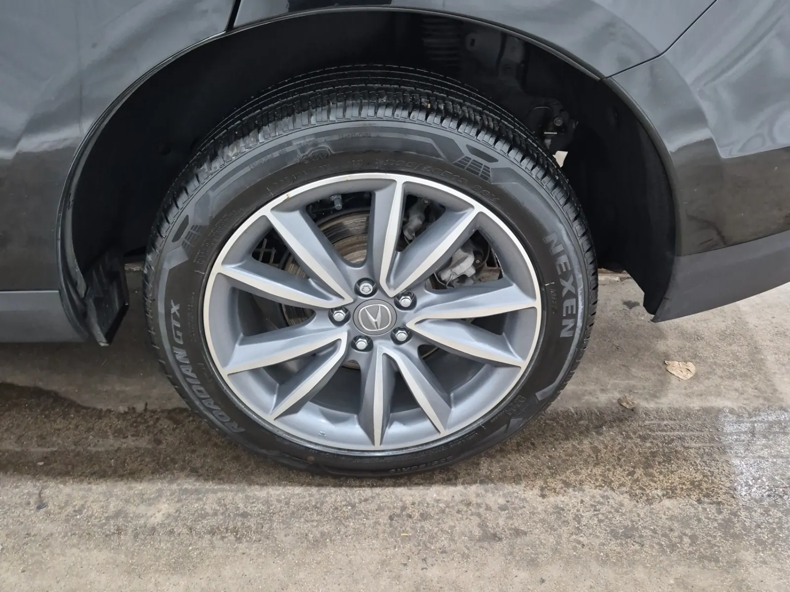 Left Rear Wheel/Tire Photo