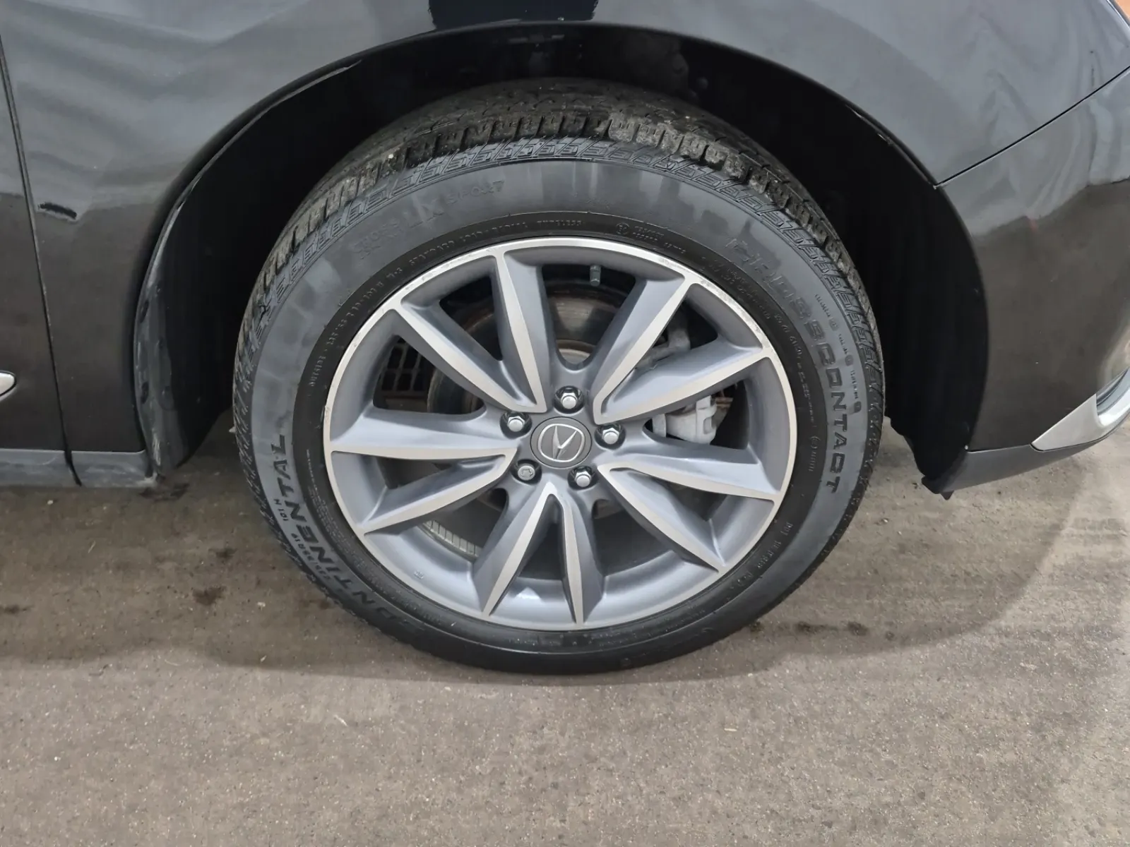 Right Front Wheel/Tire Photo