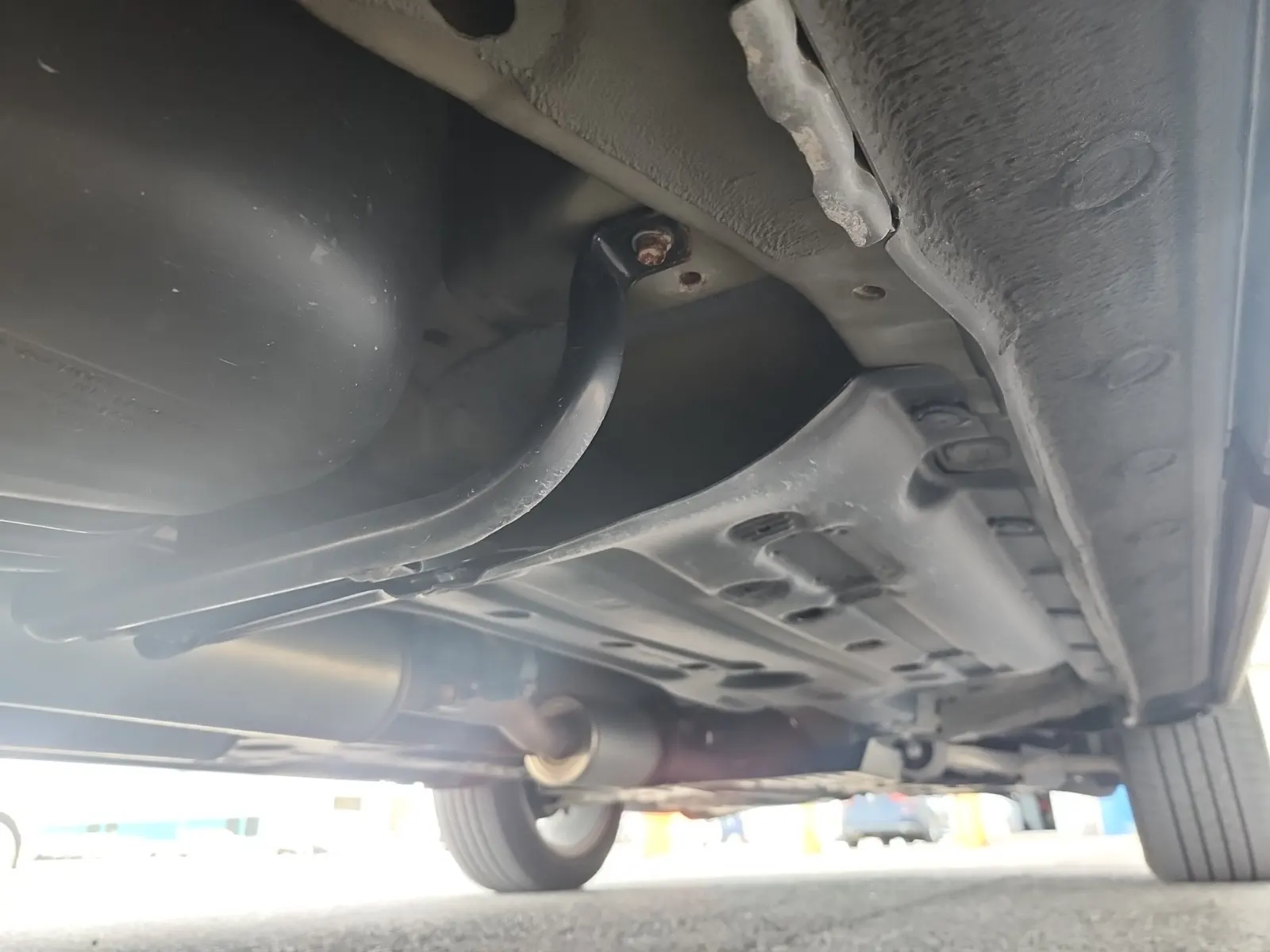 Undercarriage - Passenger Photo