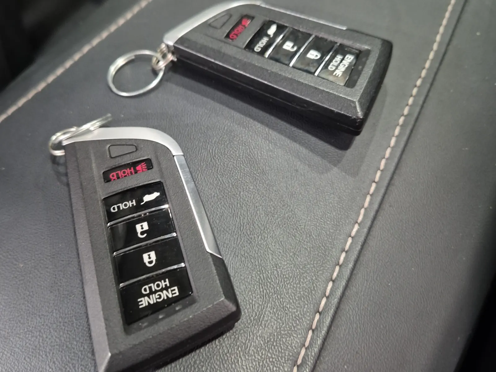 Keys/Fobs/Manual Photo