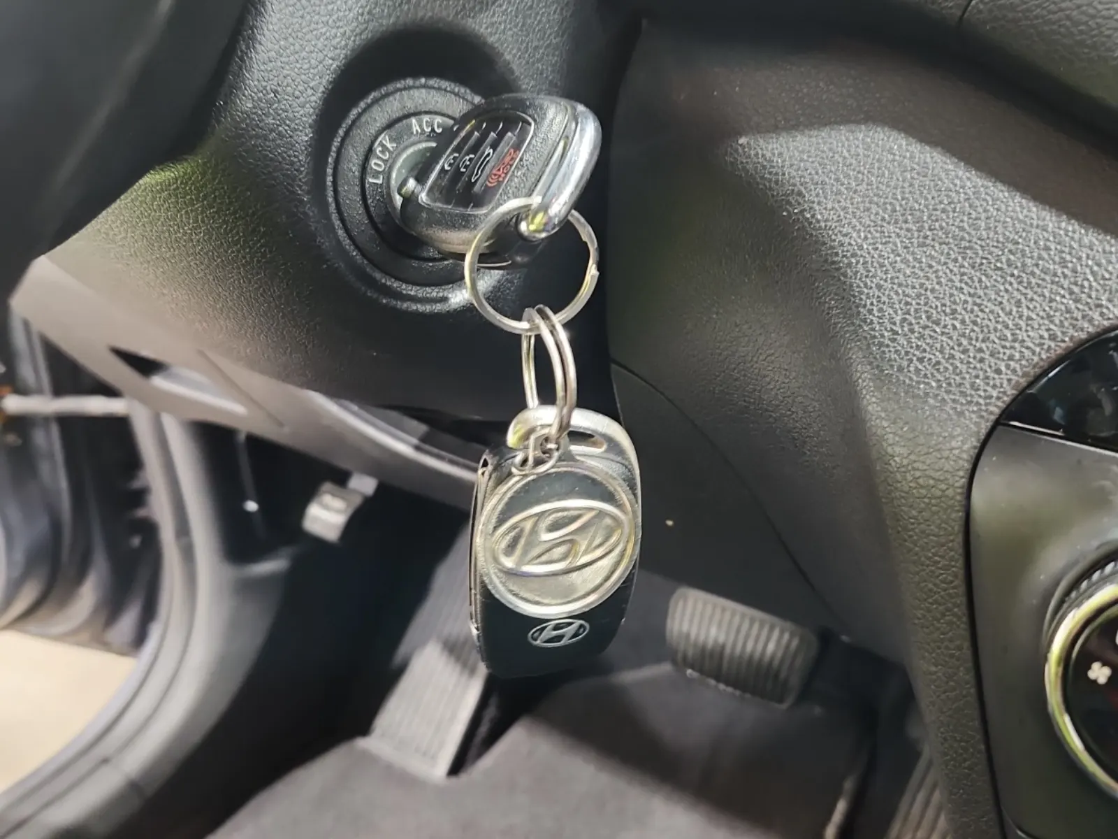Keys/Fobs/Manual Photo