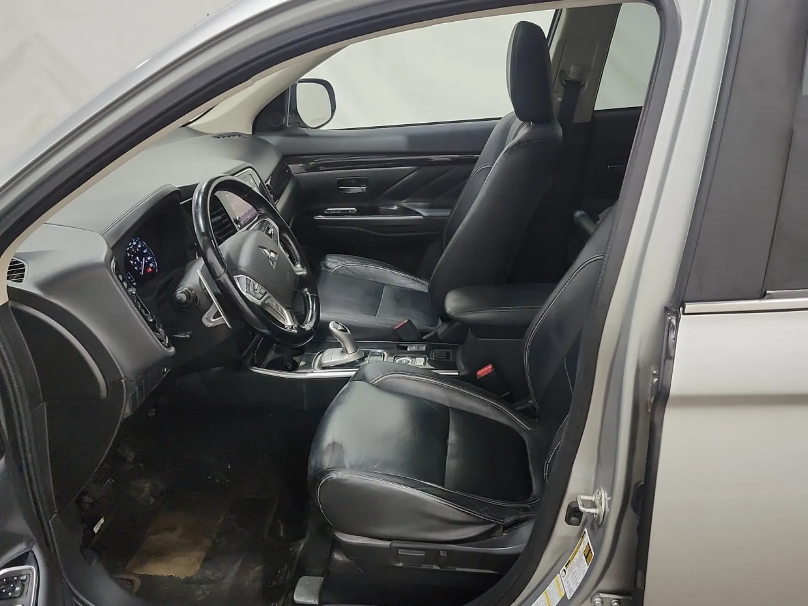 Front Interior Photo
