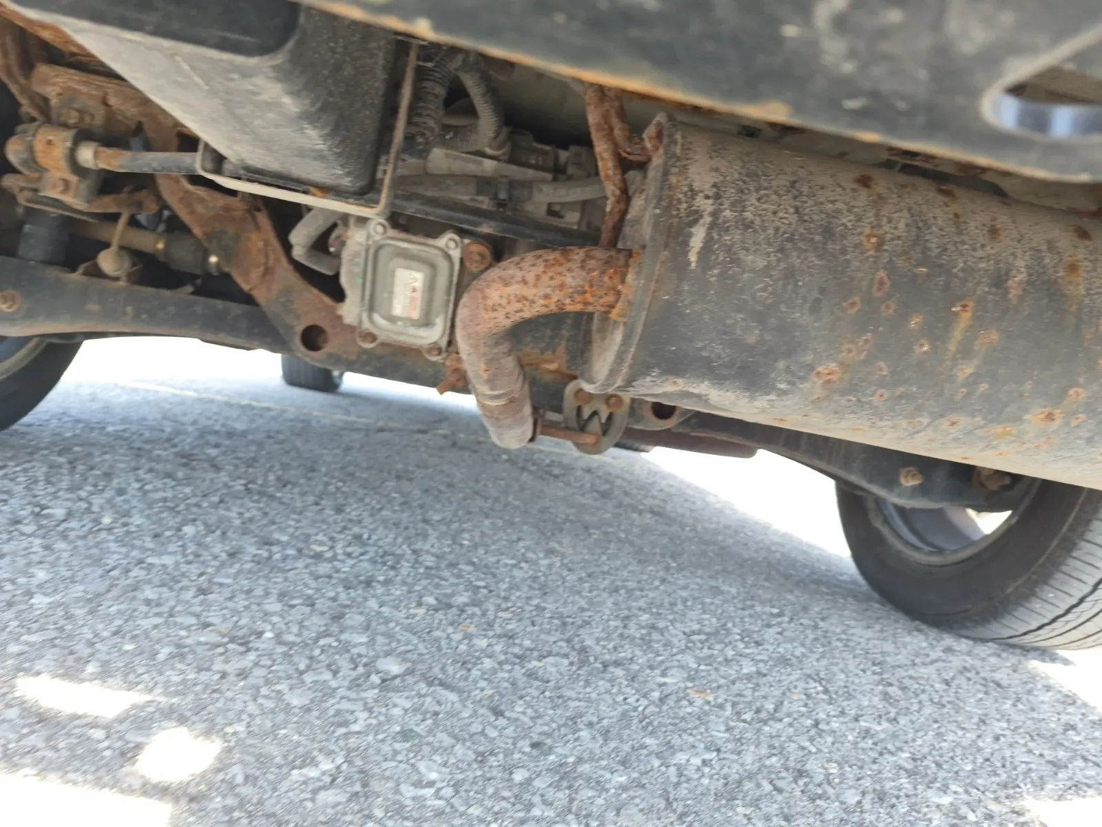 Undercarriage - Rear Photo