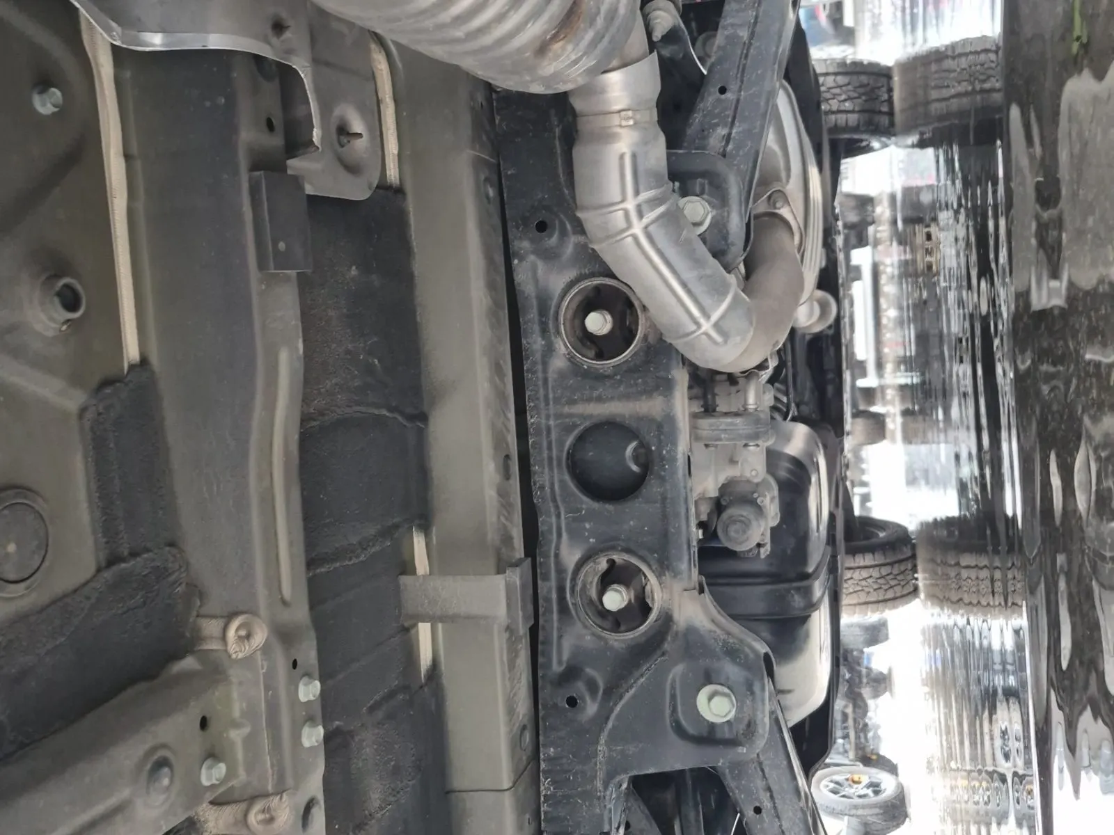 Spare Tire & Wheel Photo
