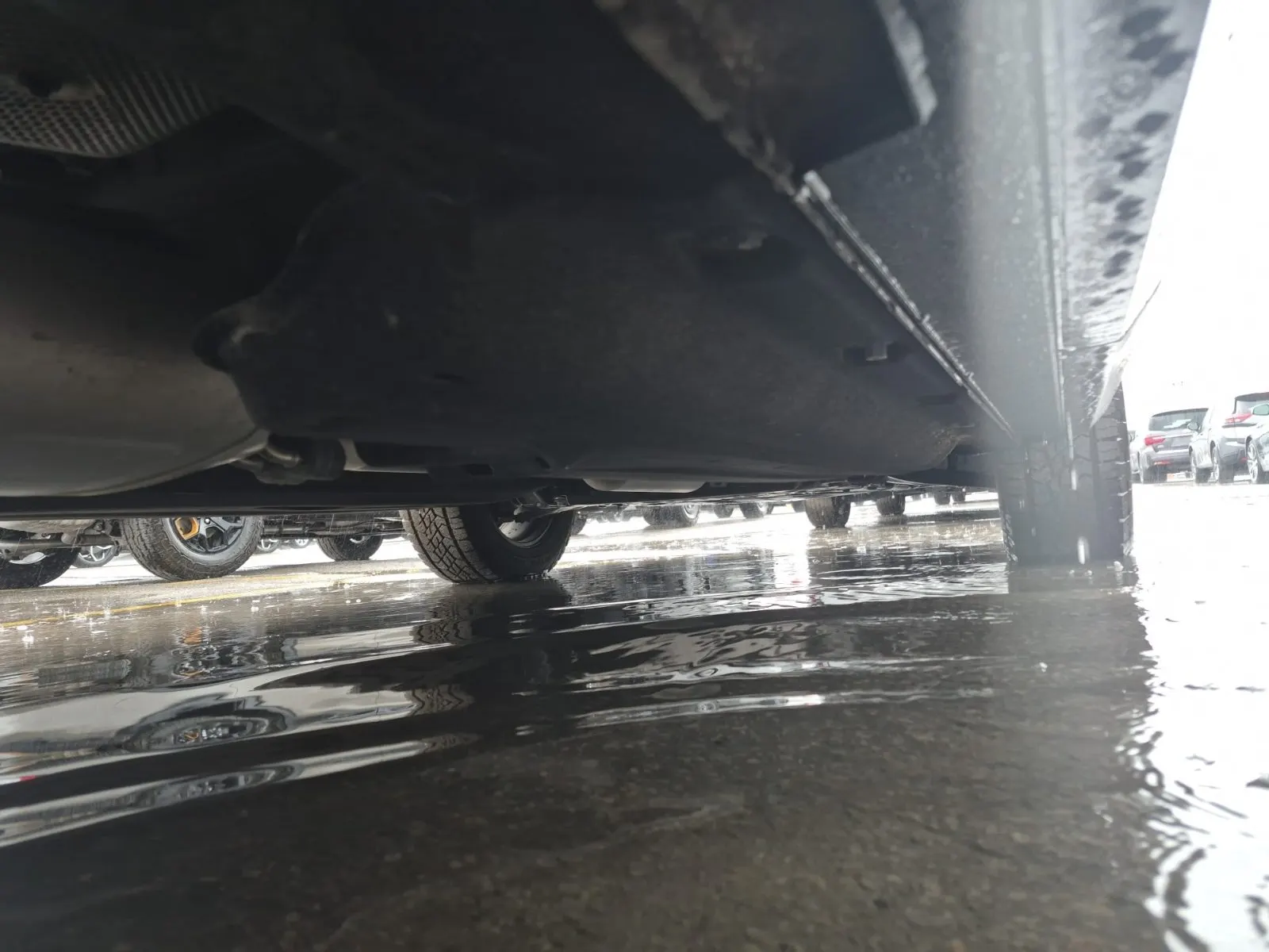 Undercarriage - Passenger Photo