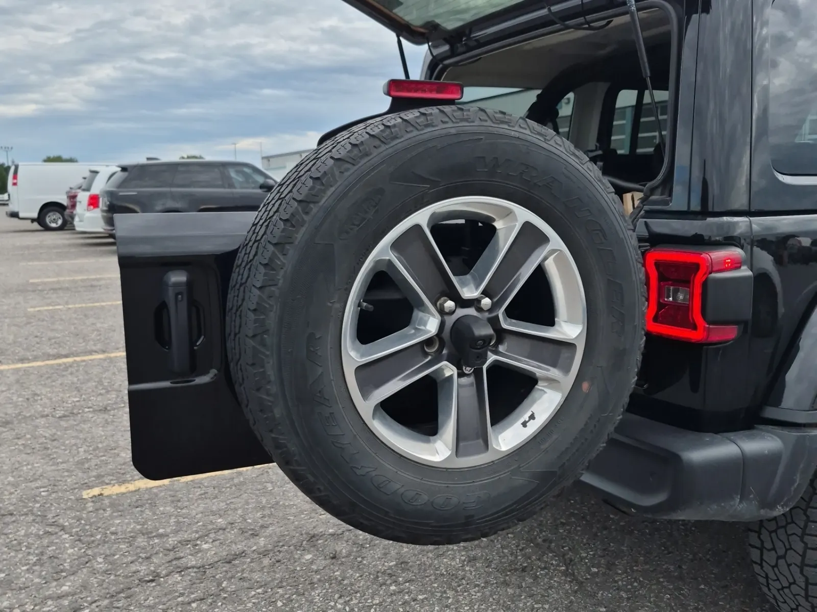 Spare Tire & Wheel Photo