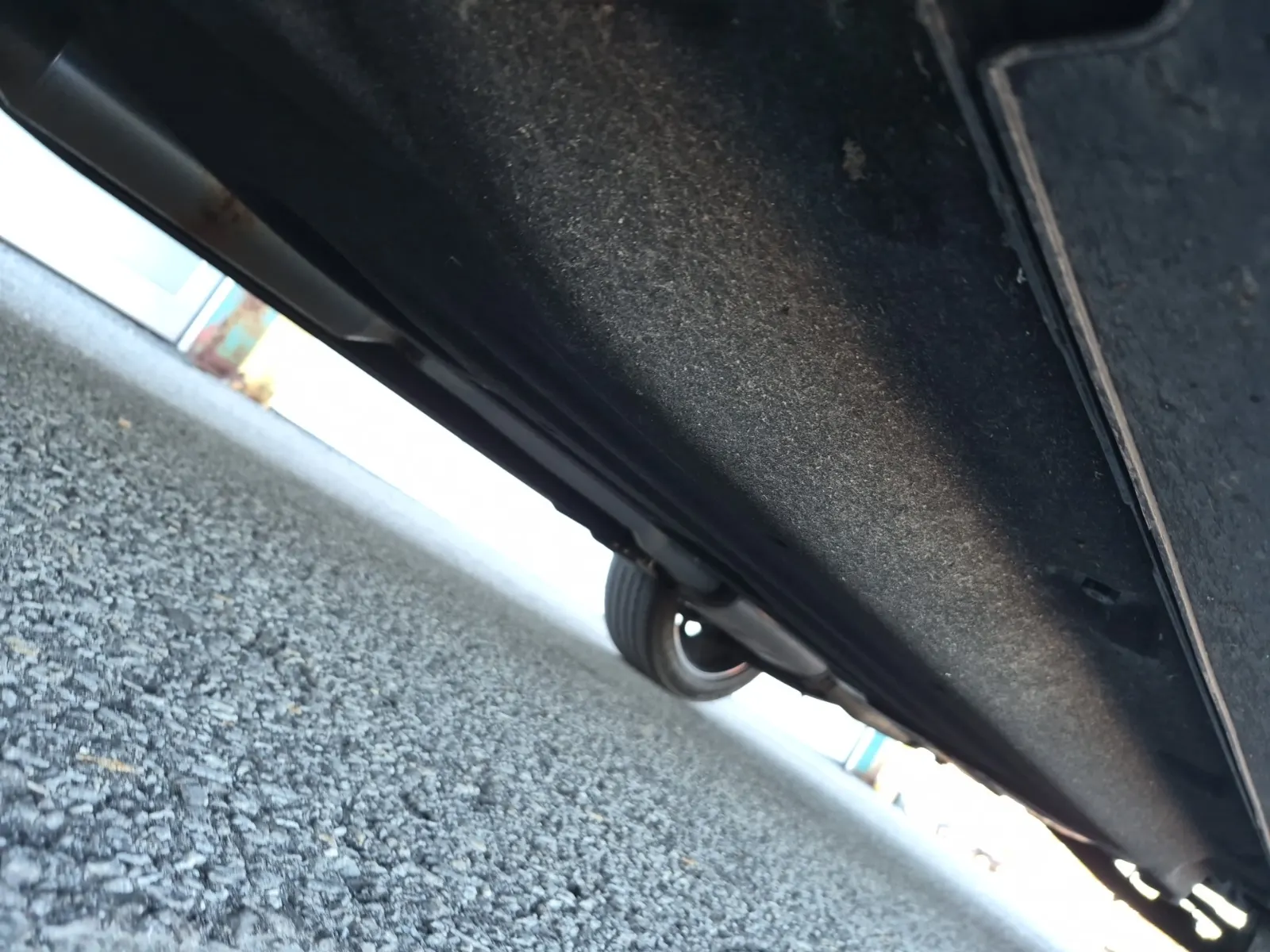 Undercarriage - Driver Photo