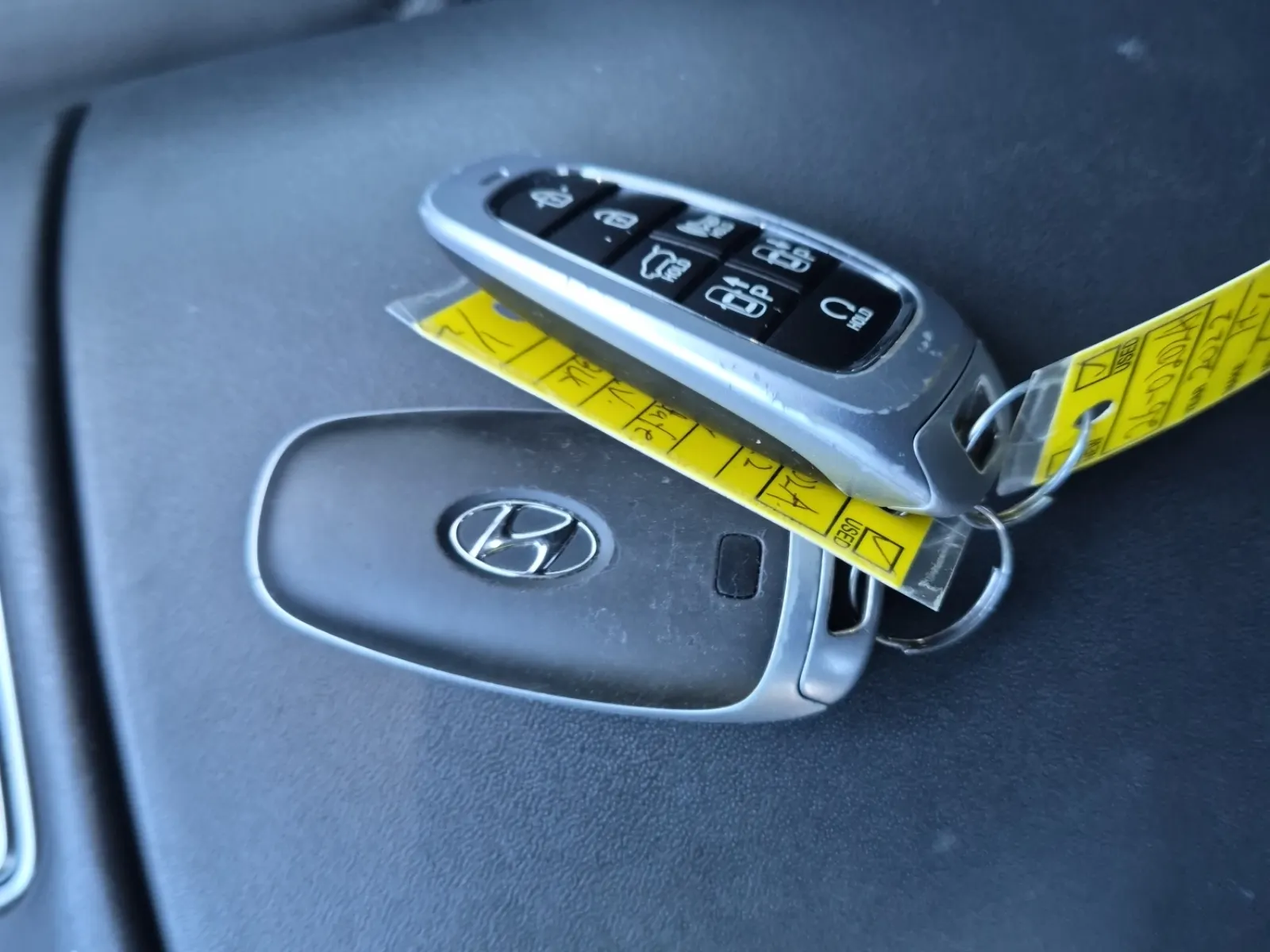 Keys/Fobs/Manual Photo