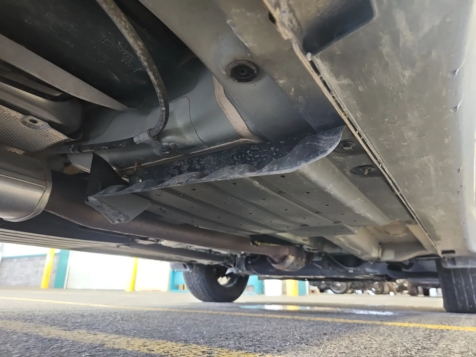 Undercarriage - Passenger Photo