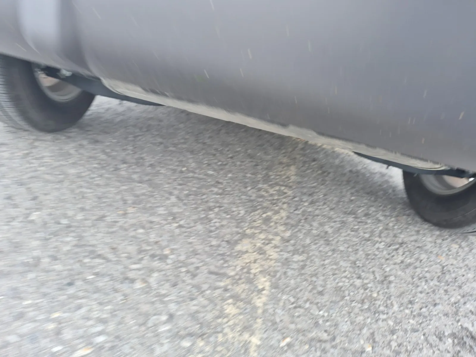 Undercarriage - Rear Photo