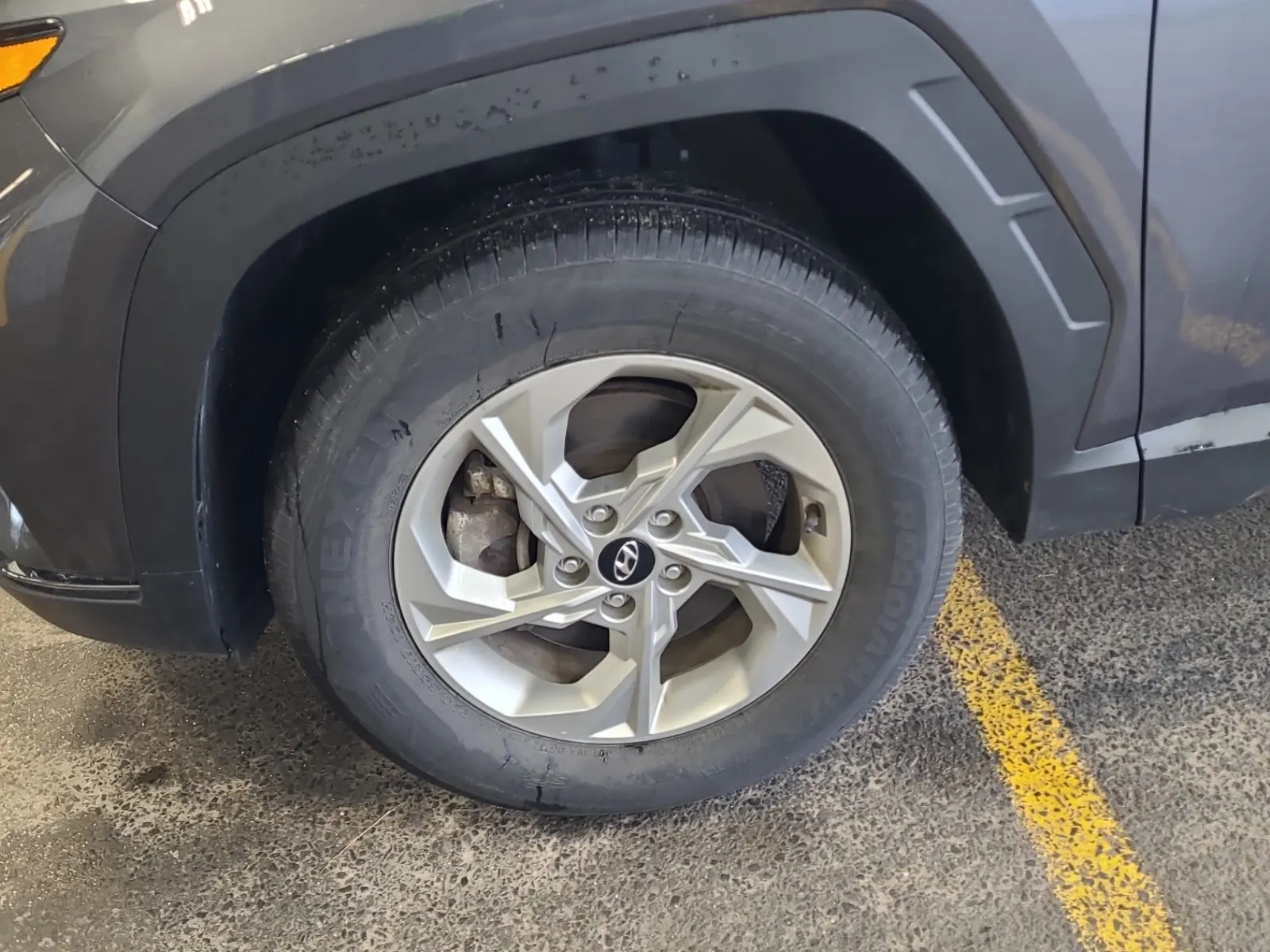 Front driver wheel/tire photo