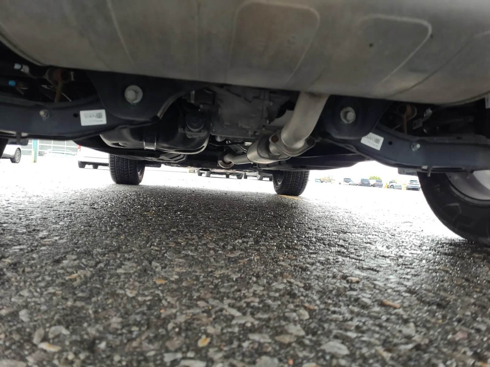 Undercarriage - Rear Photo