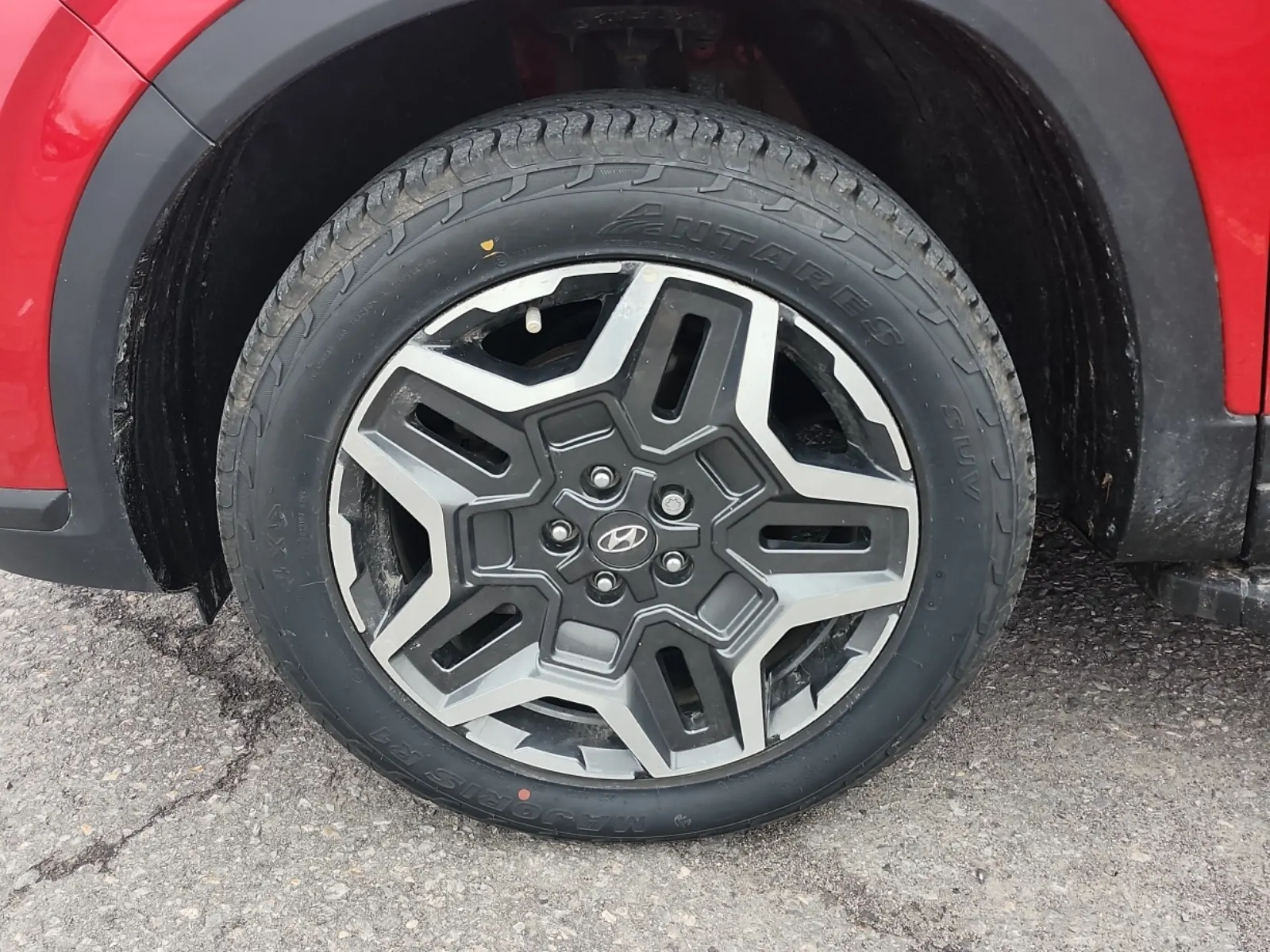 Front driver wheel/tire photo