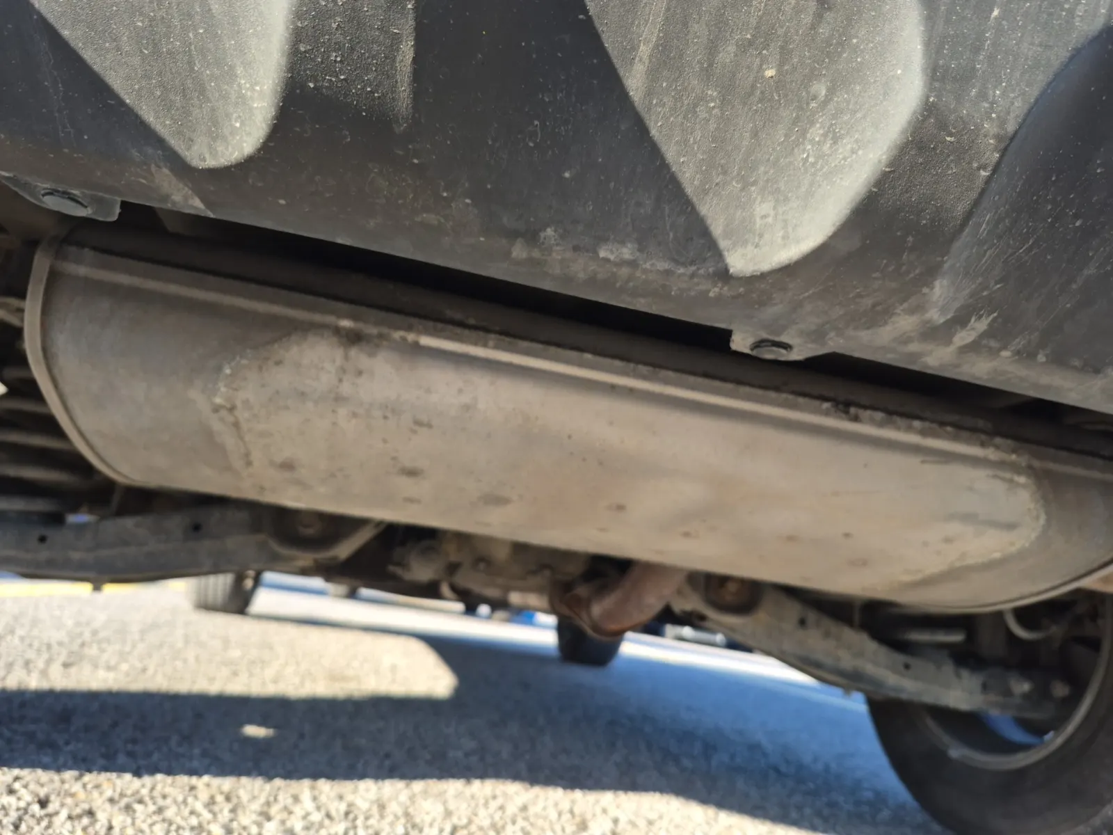 Undercarriage - Rear Photo