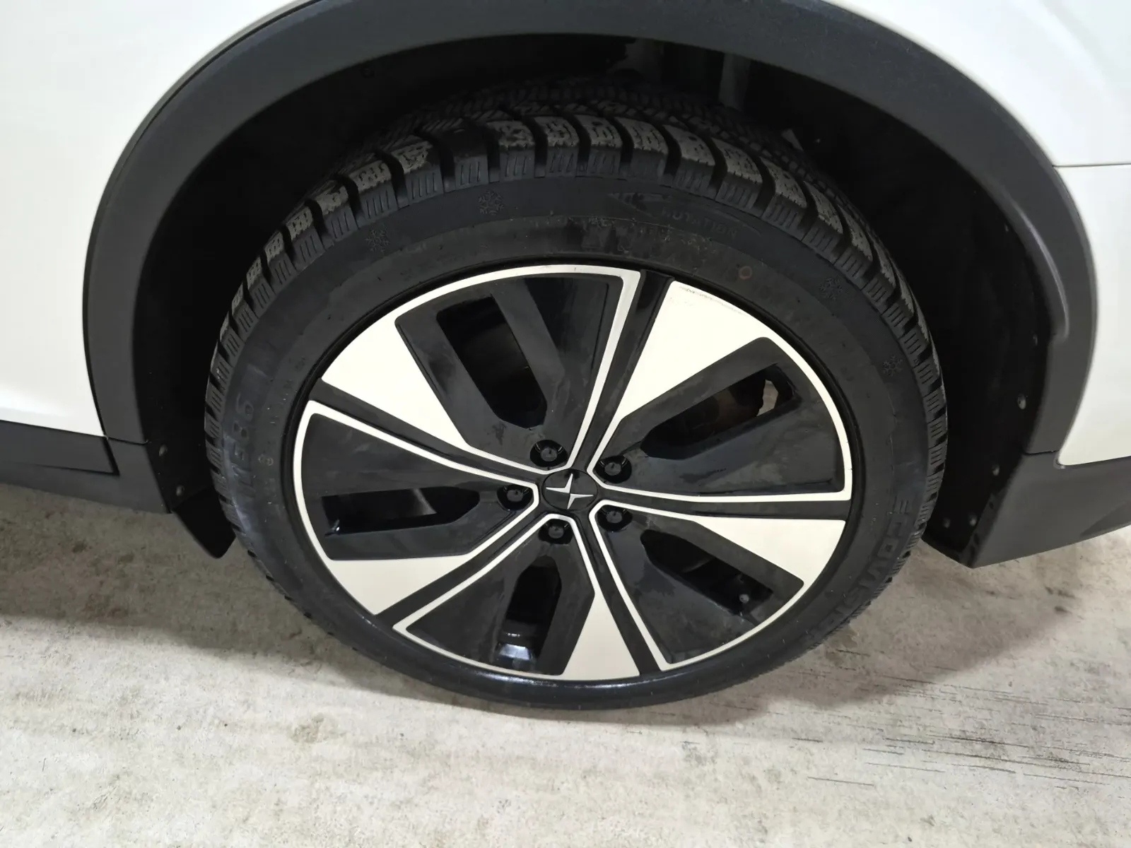 Left Rear Wheel/Tire Photo